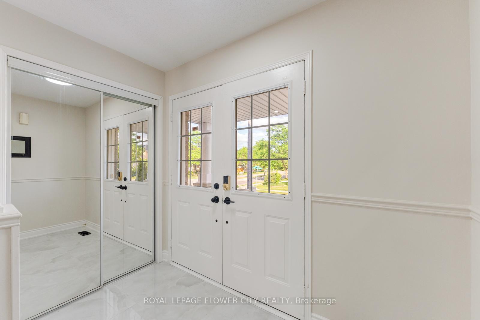 Photo 5 of 7 Penbridge Circle, Brampton, Fletcher's Meadow — HOMEH