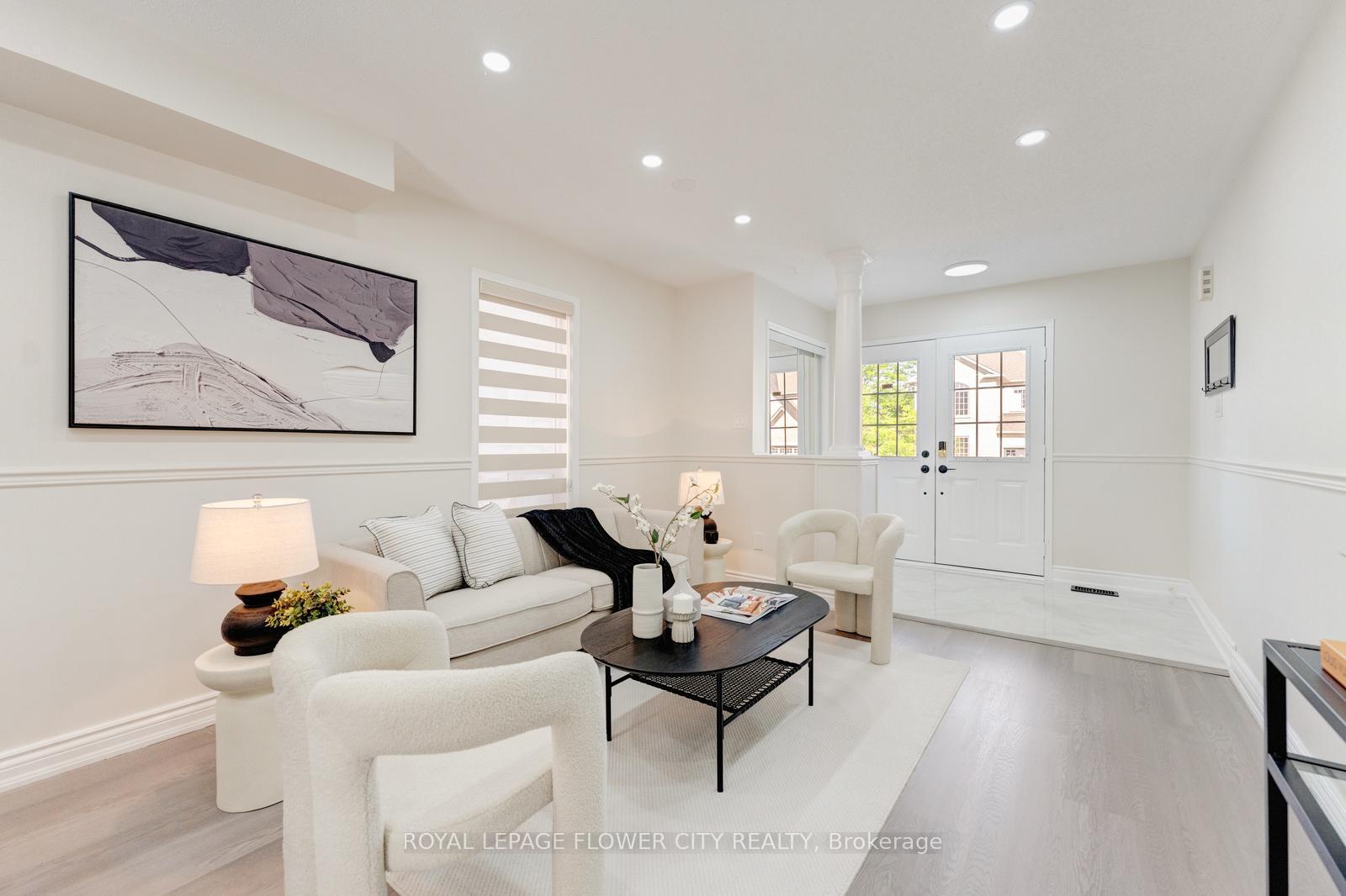 Photo 8 of 7 Penbridge Circle, Brampton, Fletcher's Meadow — HOMEH