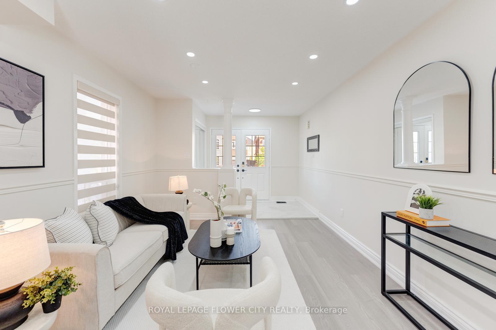 Photo 9 of 7 Penbridge Circle, Brampton, Fletcher's Meadow — HOMEH