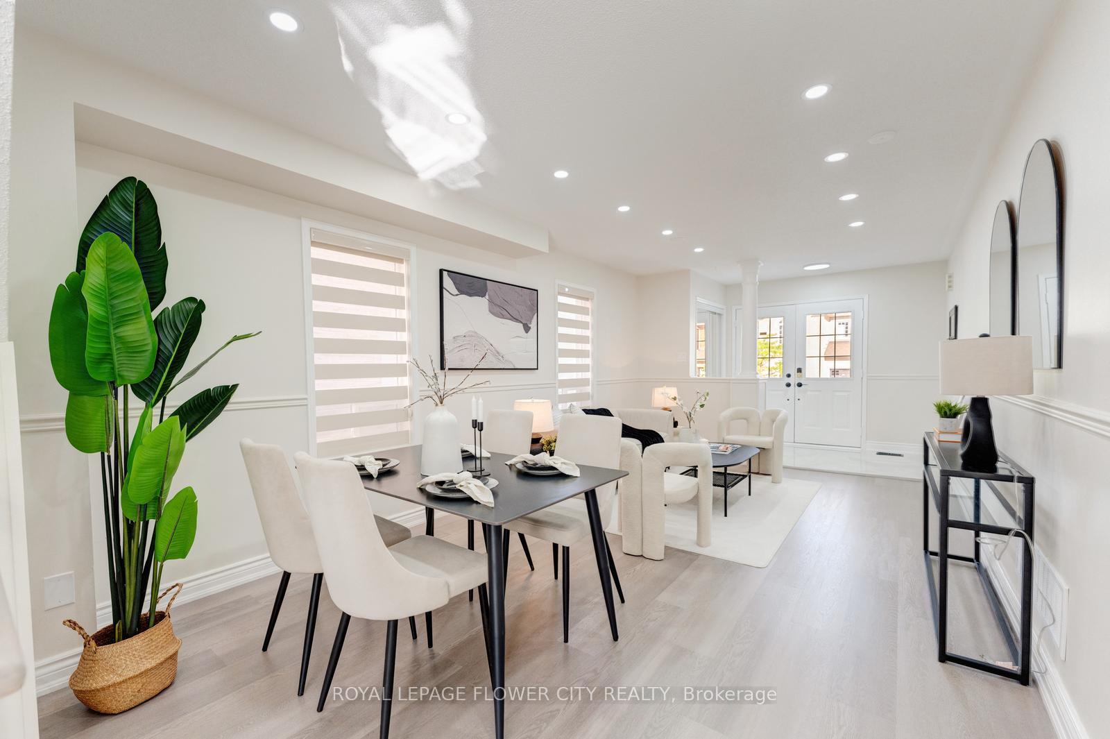 Photo 10 of 7 Penbridge Circle, Brampton, Fletcher's Meadow — HOMEH