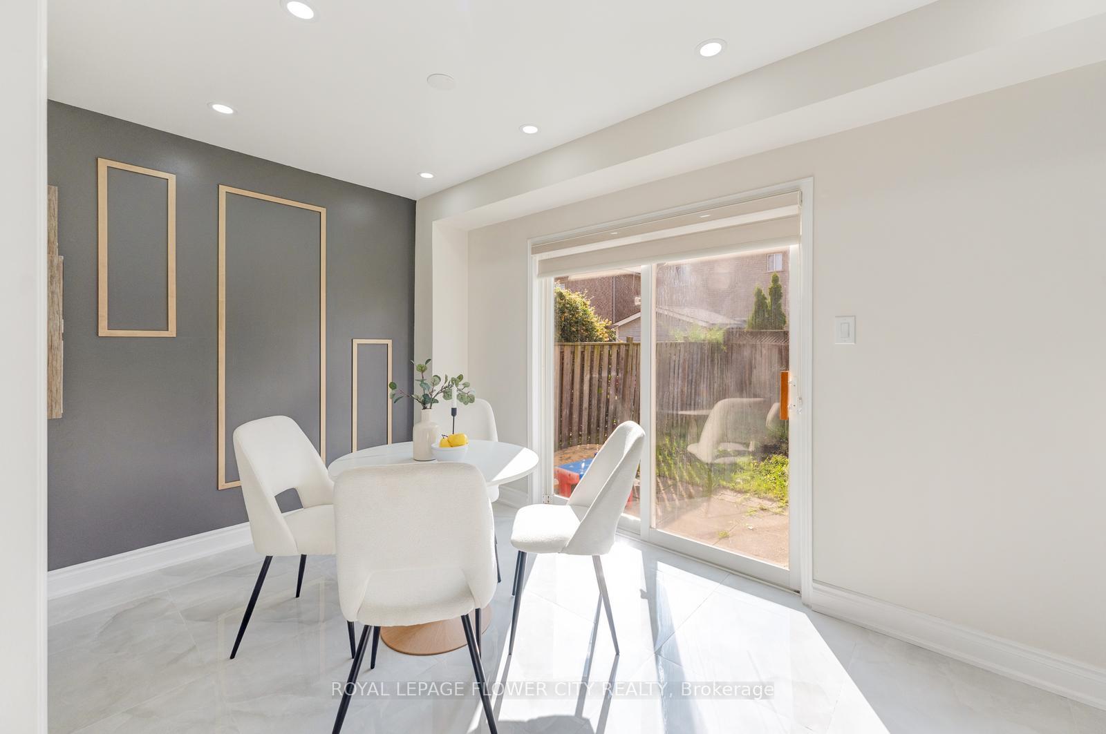 Photo 15 of 7 Penbridge Circle, Brampton, Fletcher's Meadow — HOMEH