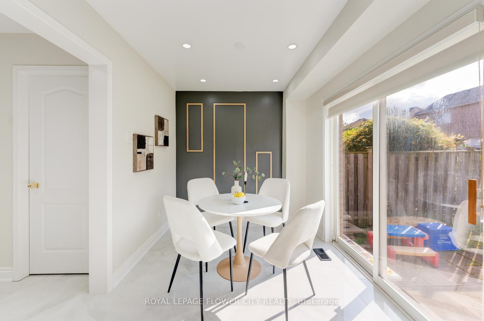 Photo 16 of 7 Penbridge Circle, Brampton, Fletcher's Meadow — HOMEH