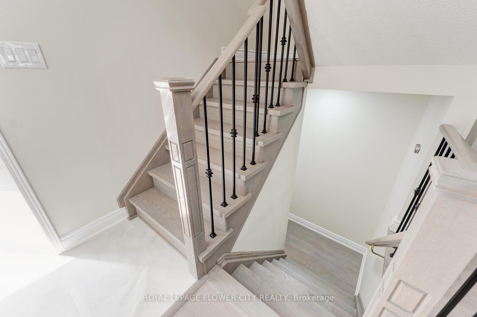 Photo 22 of 7 Penbridge Circle, Brampton, Fletcher's Meadow — HOMEH