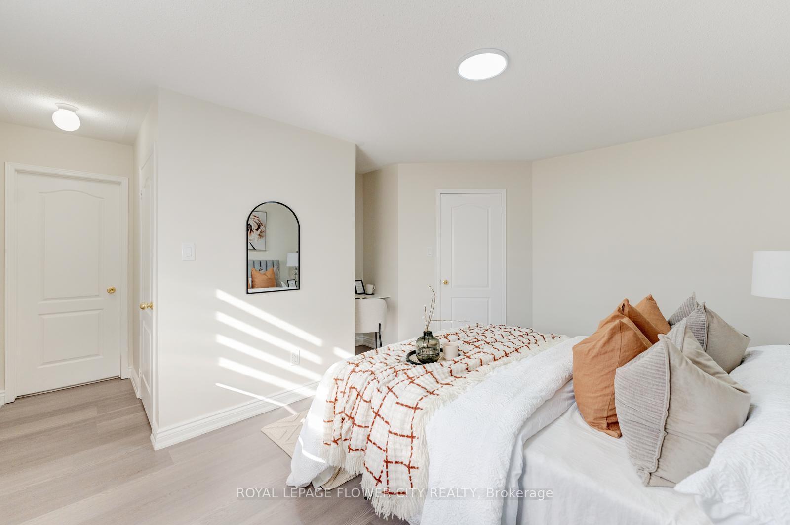 Photo 32 of 7 Penbridge Circle, Brampton, Fletcher's Meadow — HOMEH
