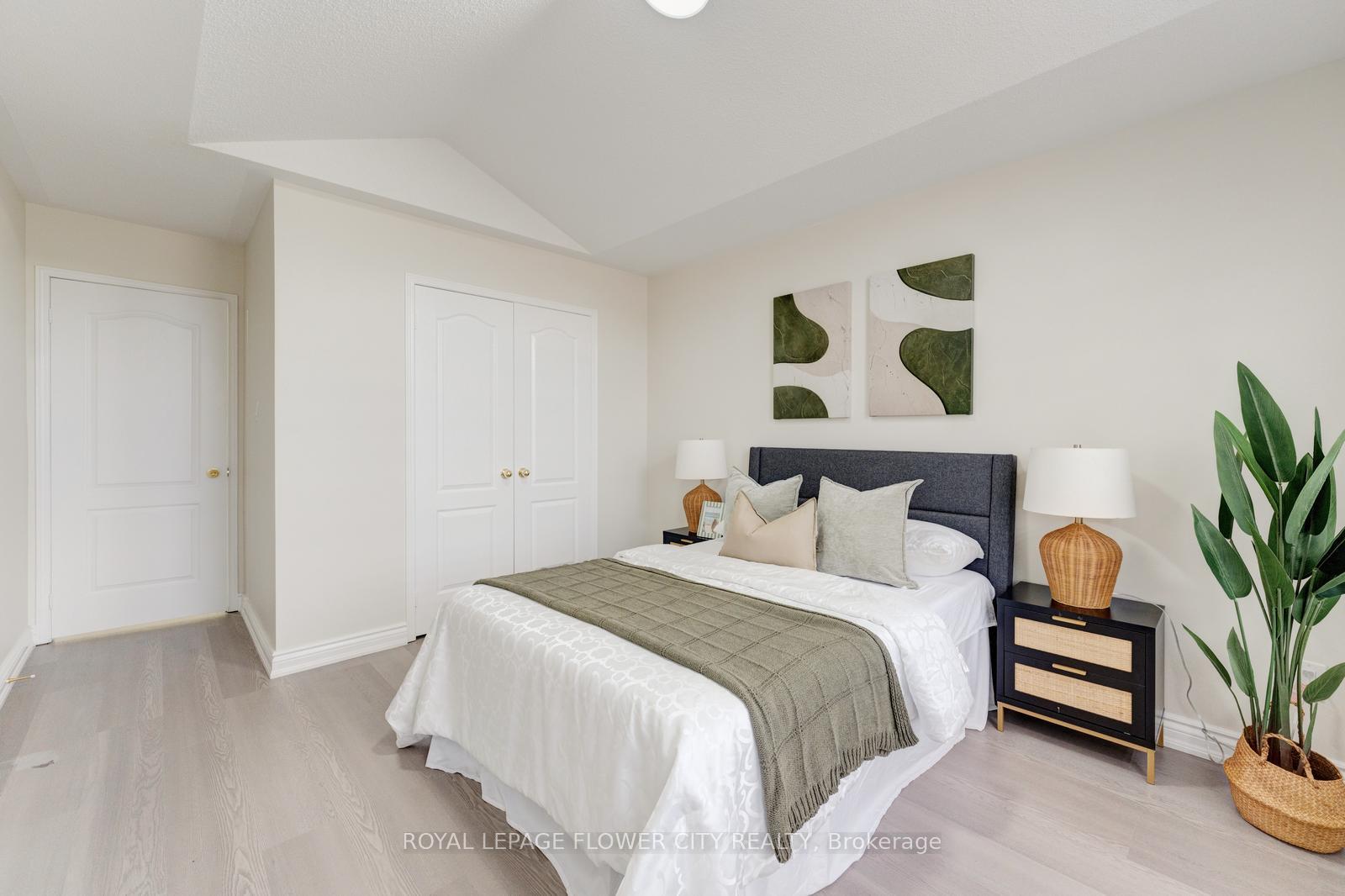Photo 40 of 7 Penbridge Circle, Brampton, Fletcher's Meadow — HOMEH