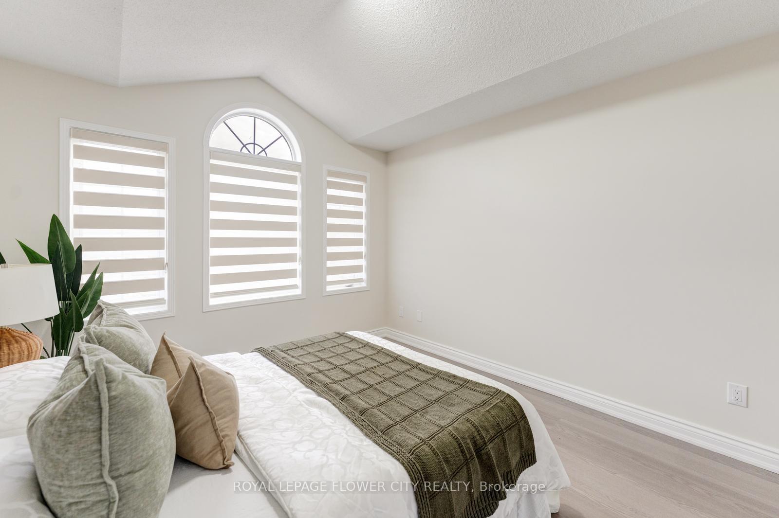 Photo 42 of 7 Penbridge Circle, Brampton, Fletcher's Meadow — HOMEH