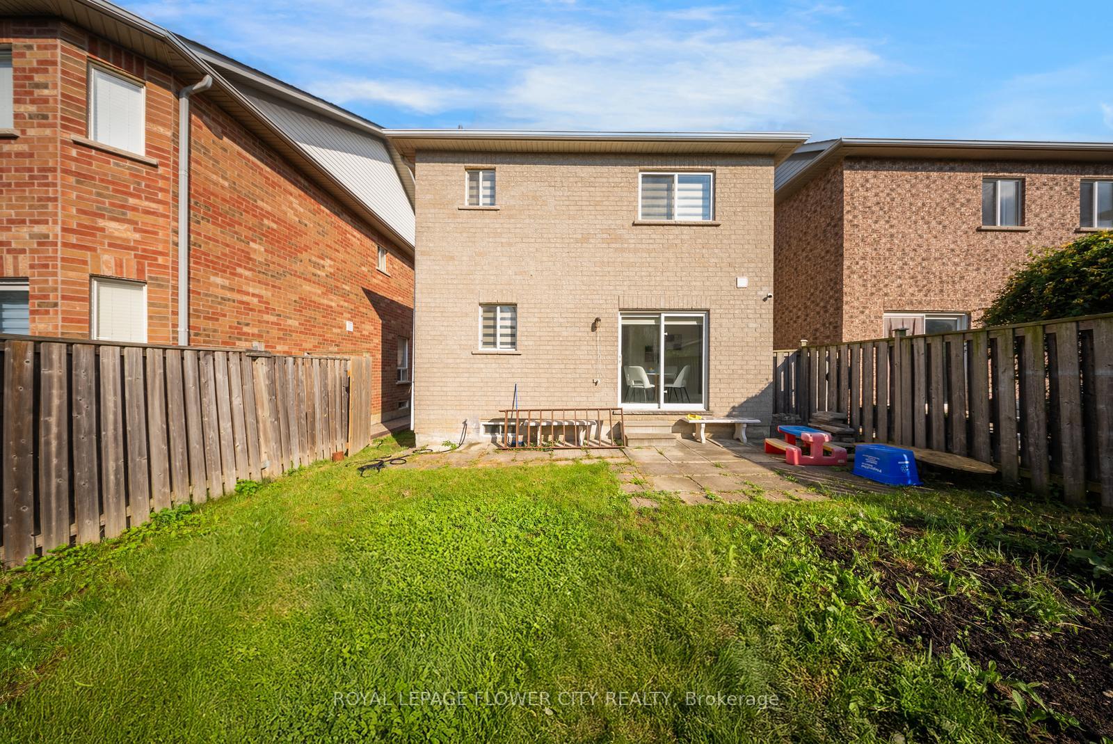 Photo 46 of 7 Penbridge Circle, Brampton, Fletcher's Meadow — HOMEH
