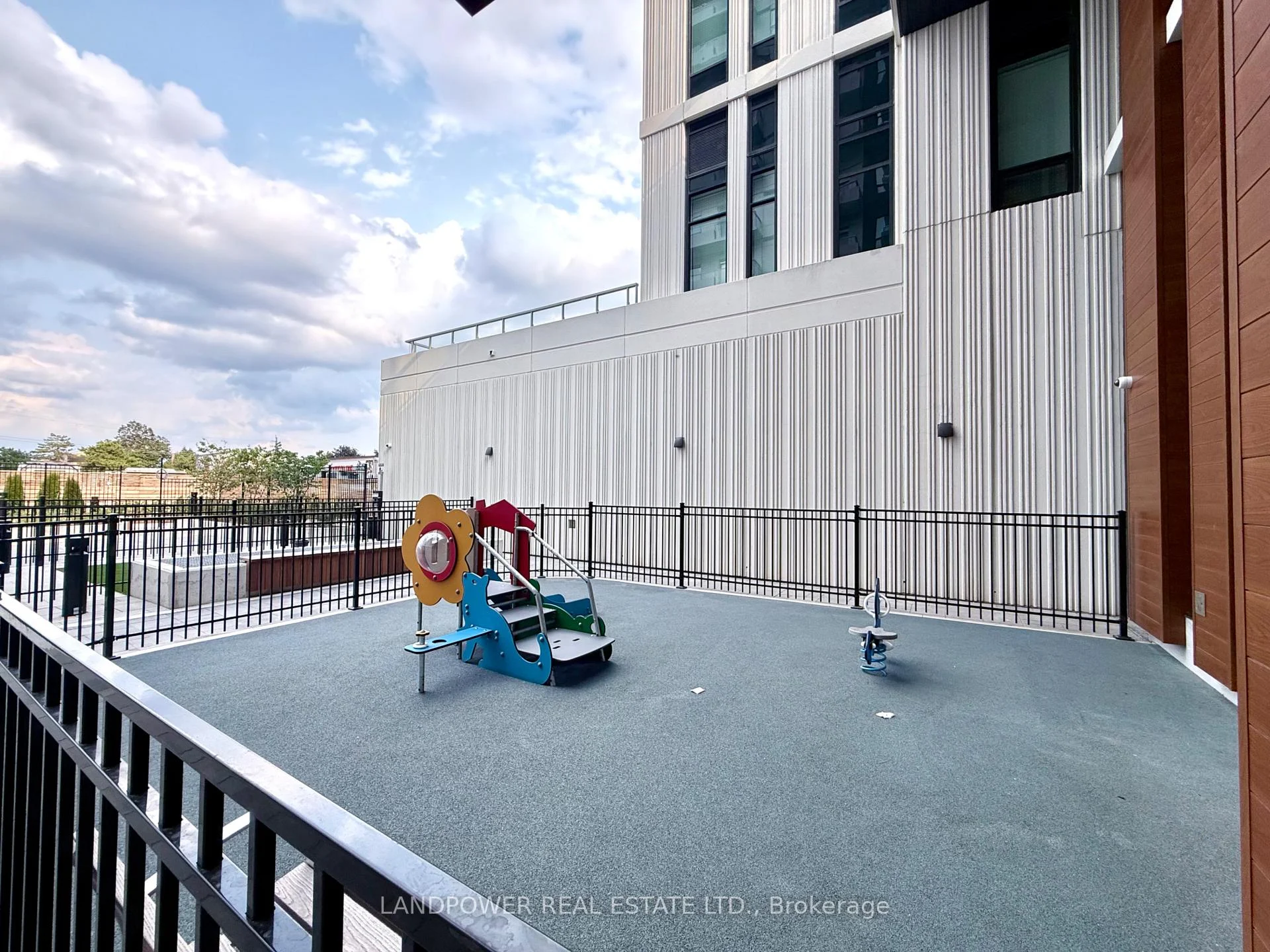 Photo 31 of Unit 907, 21 Meadowdale Road, Vaughan, Vaughan Corporate Centre — HOMEH
