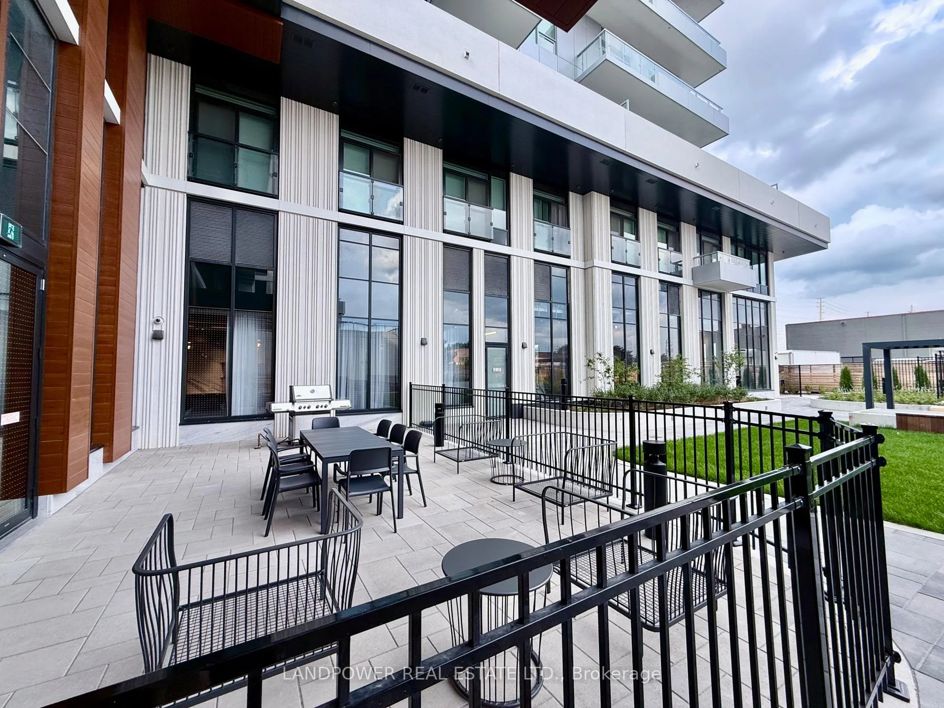 Photo 30 of Unit 907, 21 Meadowdale Road, Vaughan, Vaughan Corporate Centre — HOMEH