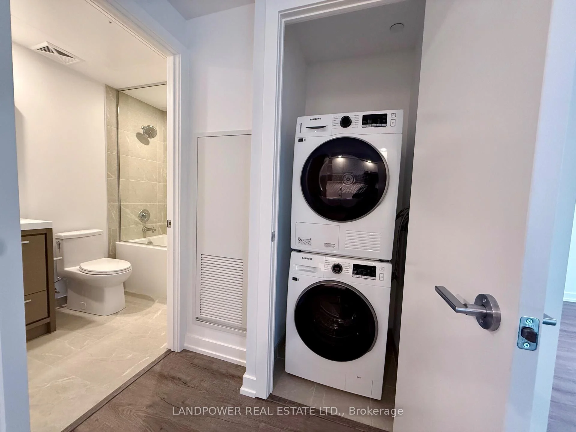 Photo 9 of Unit 907, 21 Meadowdale Road, Vaughan, Vaughan Corporate Centre — HOMEH