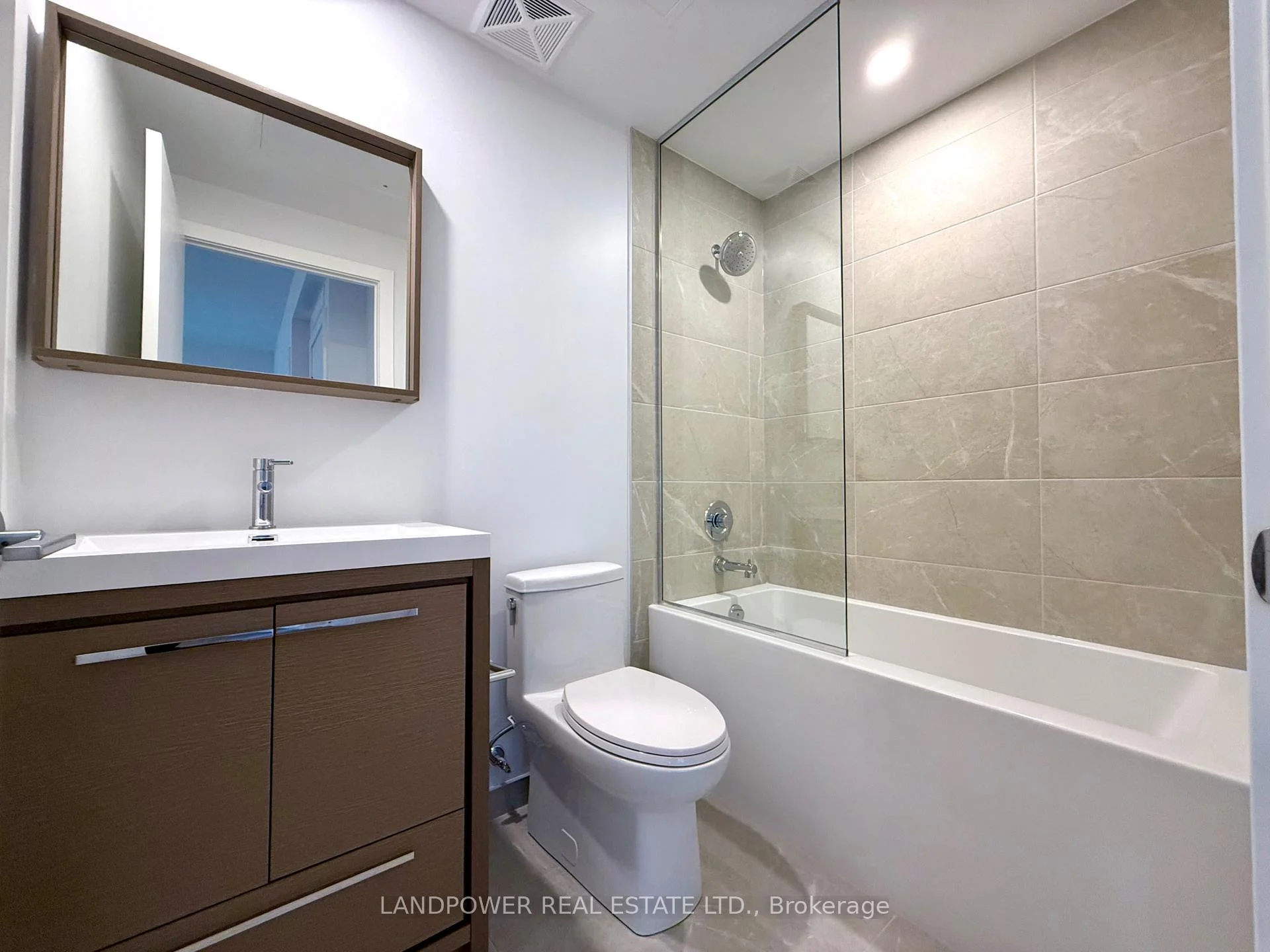Photo 10 of Unit 907, 21 Meadowdale Road, Vaughan, Vaughan Corporate Centre — HOMEH