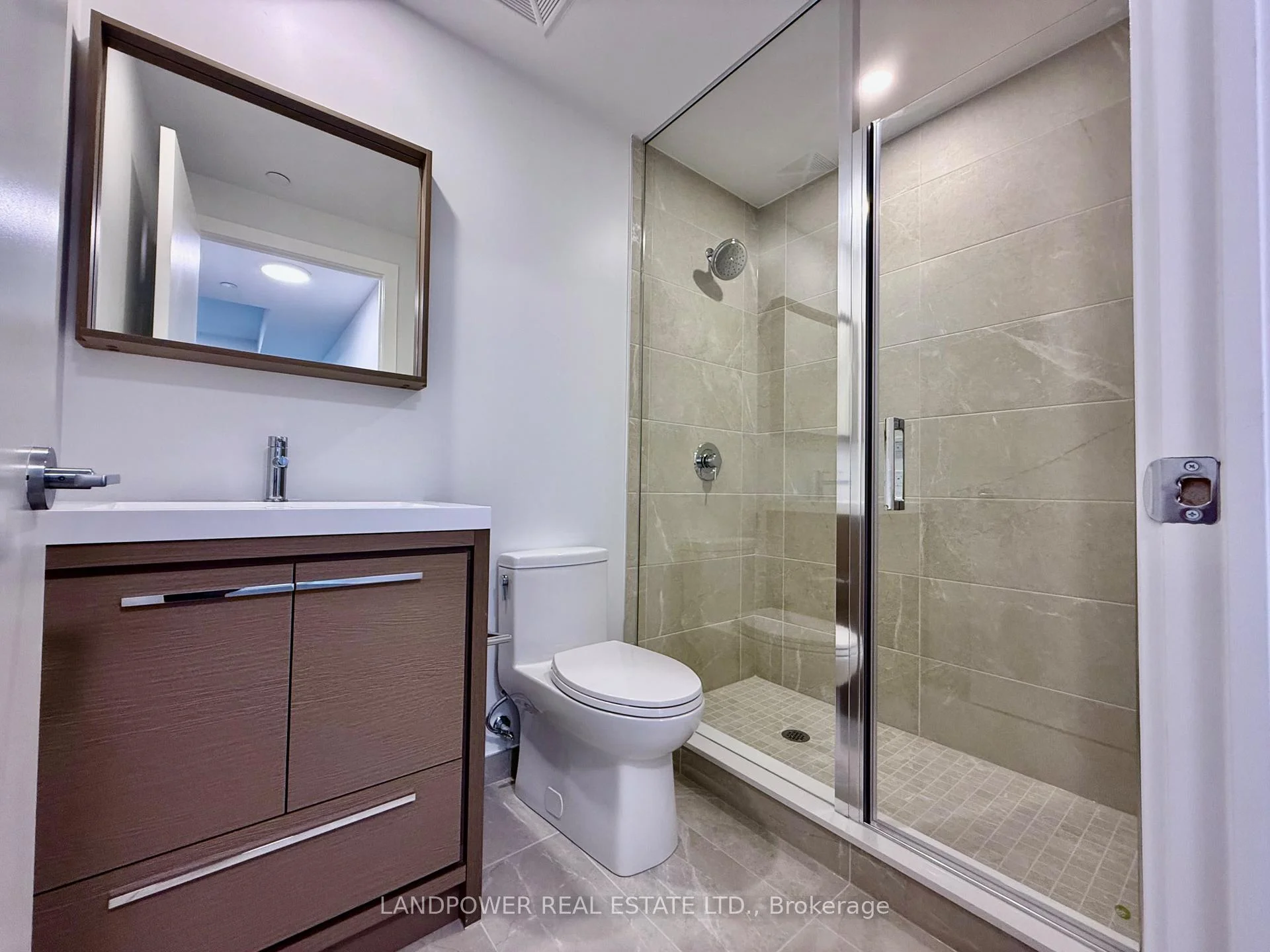 Photo 12 of Unit 907, 21 Meadowdale Road, Vaughan, Vaughan Corporate Centre — HOMEH