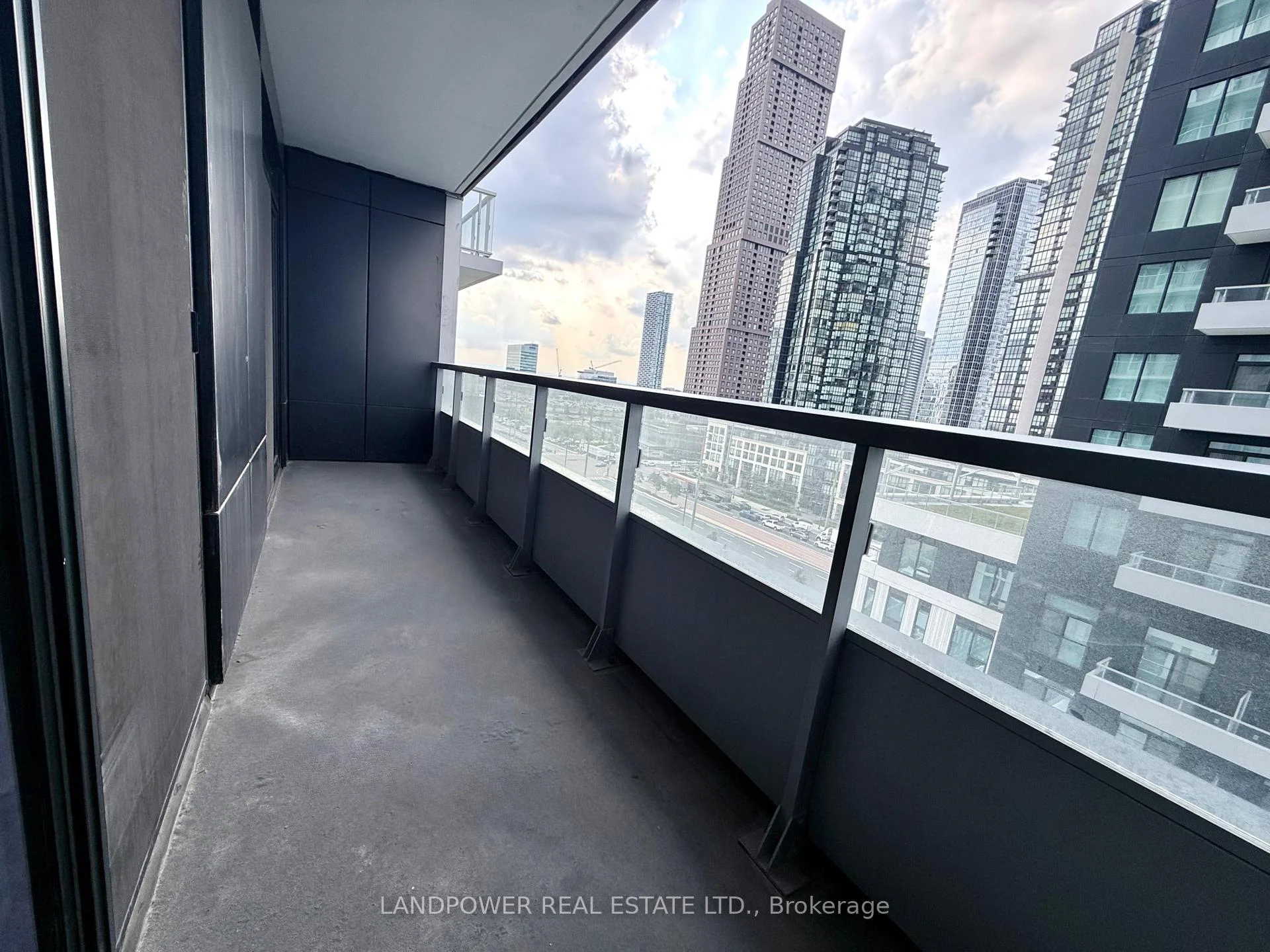Photo 16 of Unit 907, 21 Meadowdale Road, Vaughan, Vaughan Corporate Centre — HOMEH