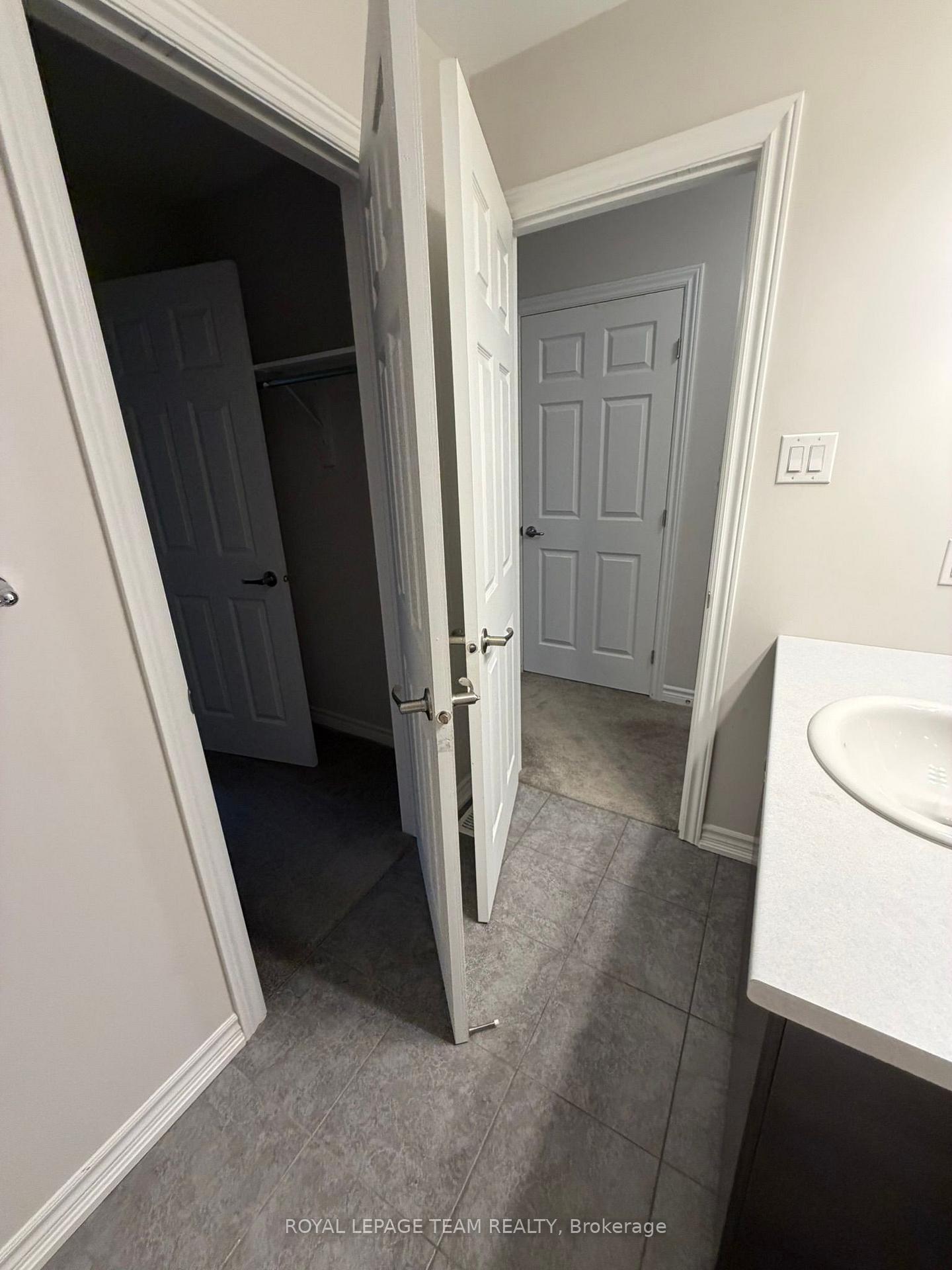 Photo 8 of 205 Zenith Private, Ottawa, Barrhaven - Half Moon Bay — HOMEH