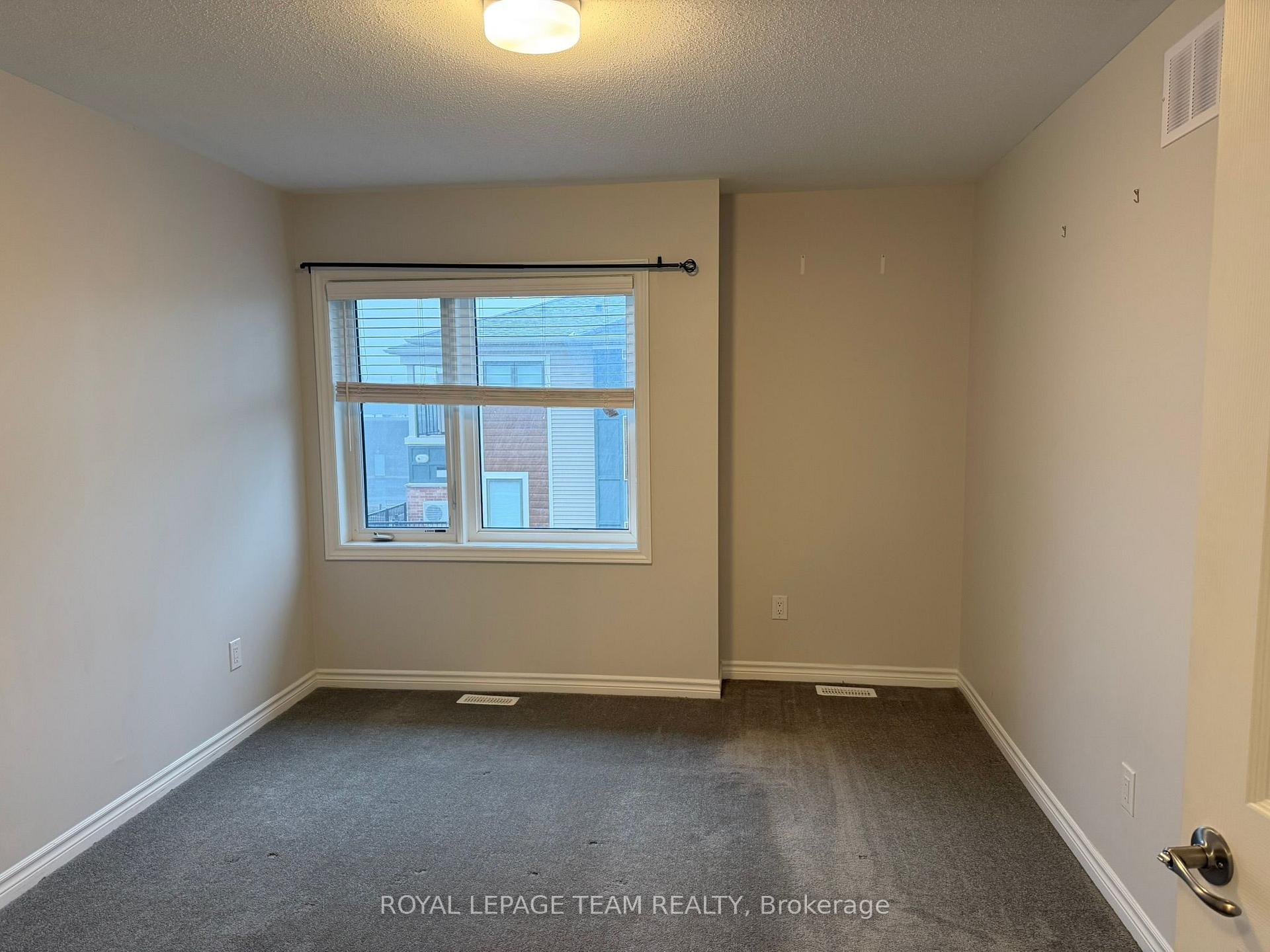 Photo 10 of 205 Zenith Private, Ottawa, Barrhaven - Half Moon Bay — HOMEH