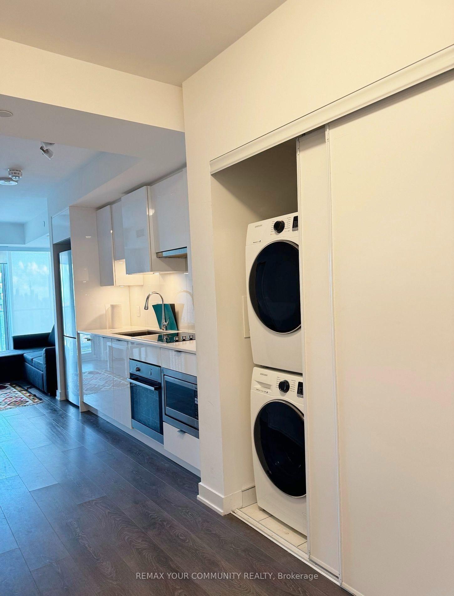 Photo 3 of Unit 3407, 195 Redpath Avenue, Toronto, Mount Pleasant West — HOMEH