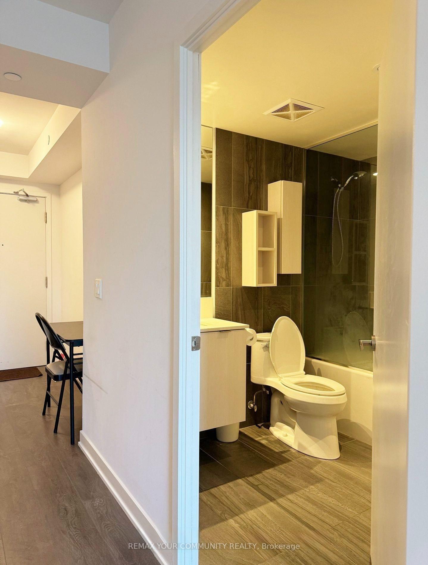 Photo 5 of Unit 3407, 195 Redpath Avenue, Toronto, Mount Pleasant West — HOMEH