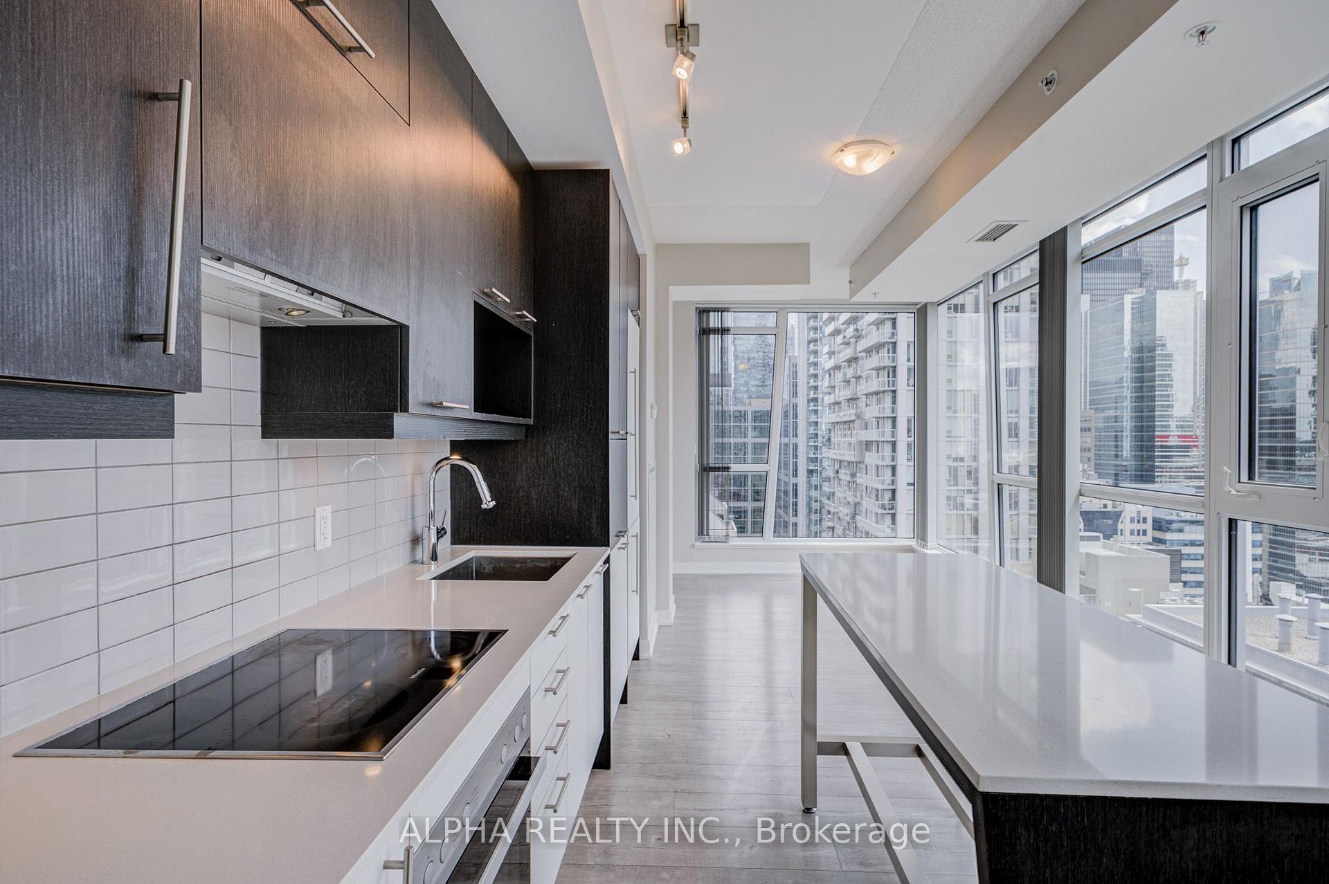 Photo 7 of Unit 2004, 30 Nelson Street, Toronto, Waterfront Communities — HOMEH