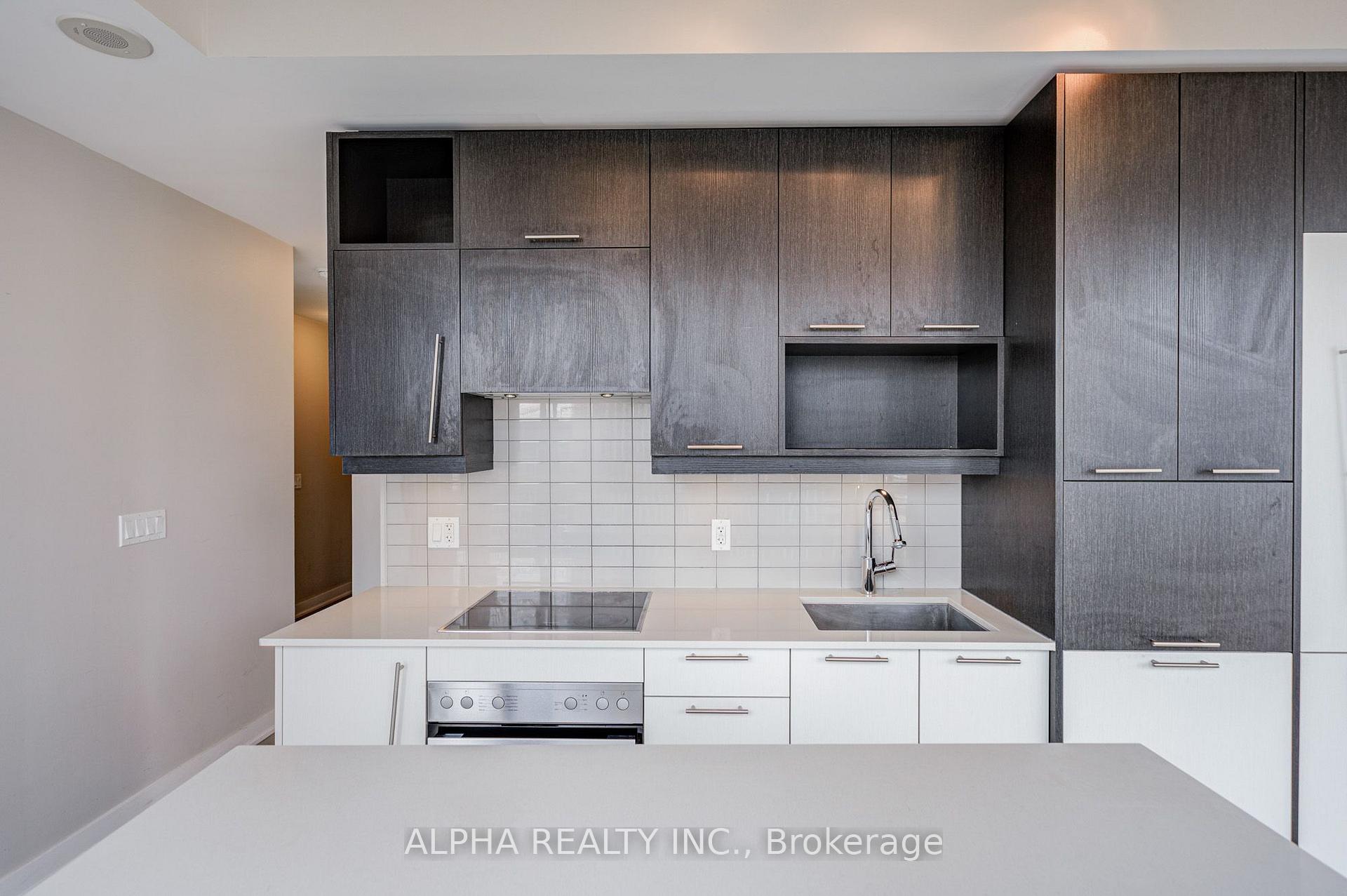 Photo 9 of Unit 2004, 30 Nelson Street, Toronto, Waterfront Communities — HOMEH