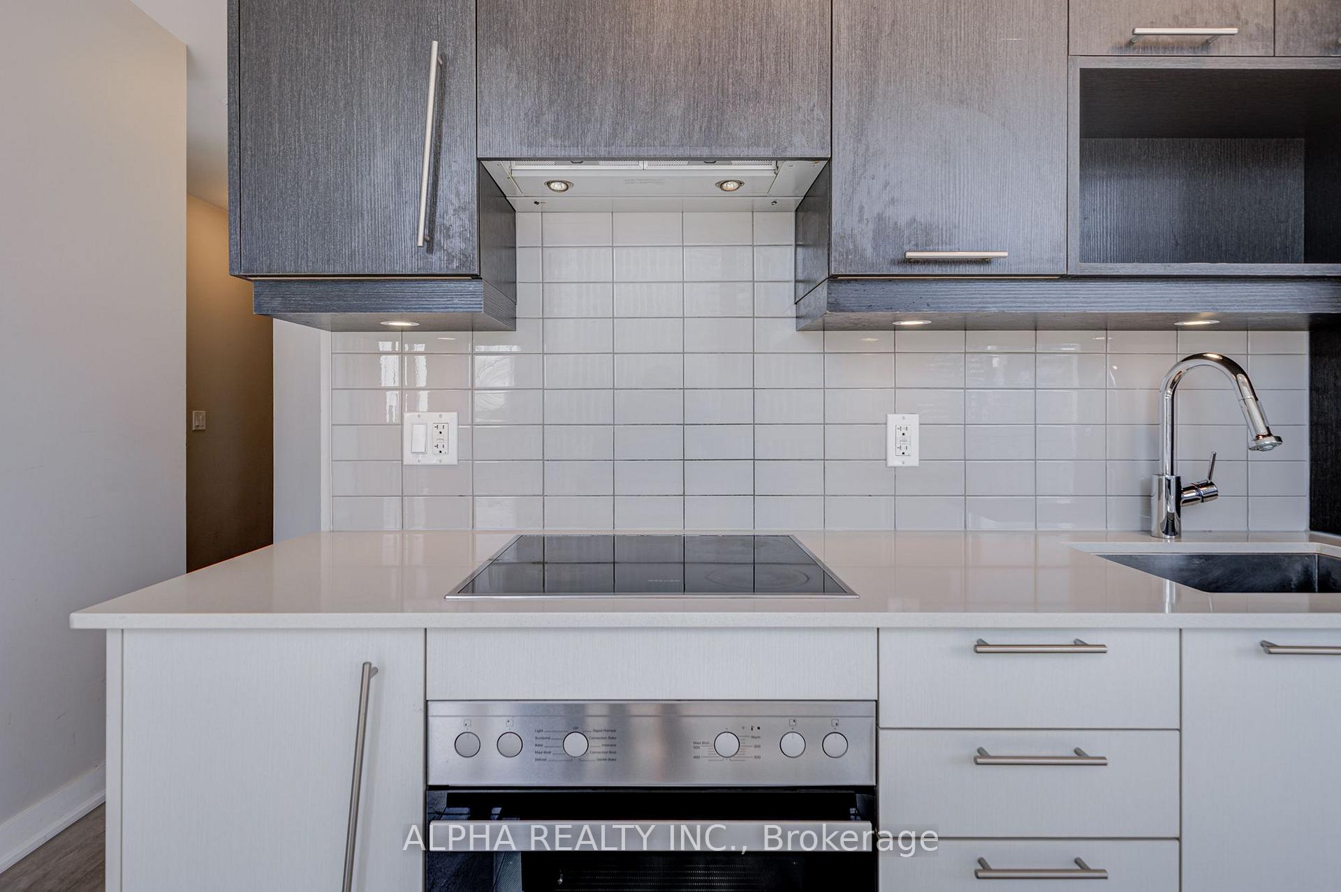 Photo 13 of Unit 2004, 30 Nelson Street, Toronto, Waterfront Communities — HOMEH