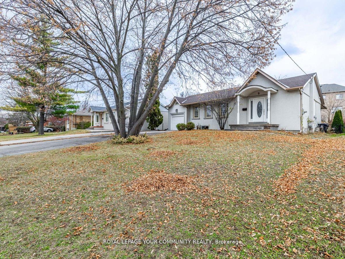 Photo 2 of 9 Robson Place E, North York, Newtonbrook West — HOMEH