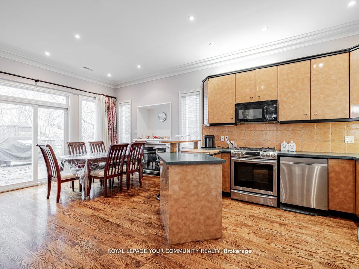 Photo 19 of 9 Robson Place E, North York, Newtonbrook West — HOMEH