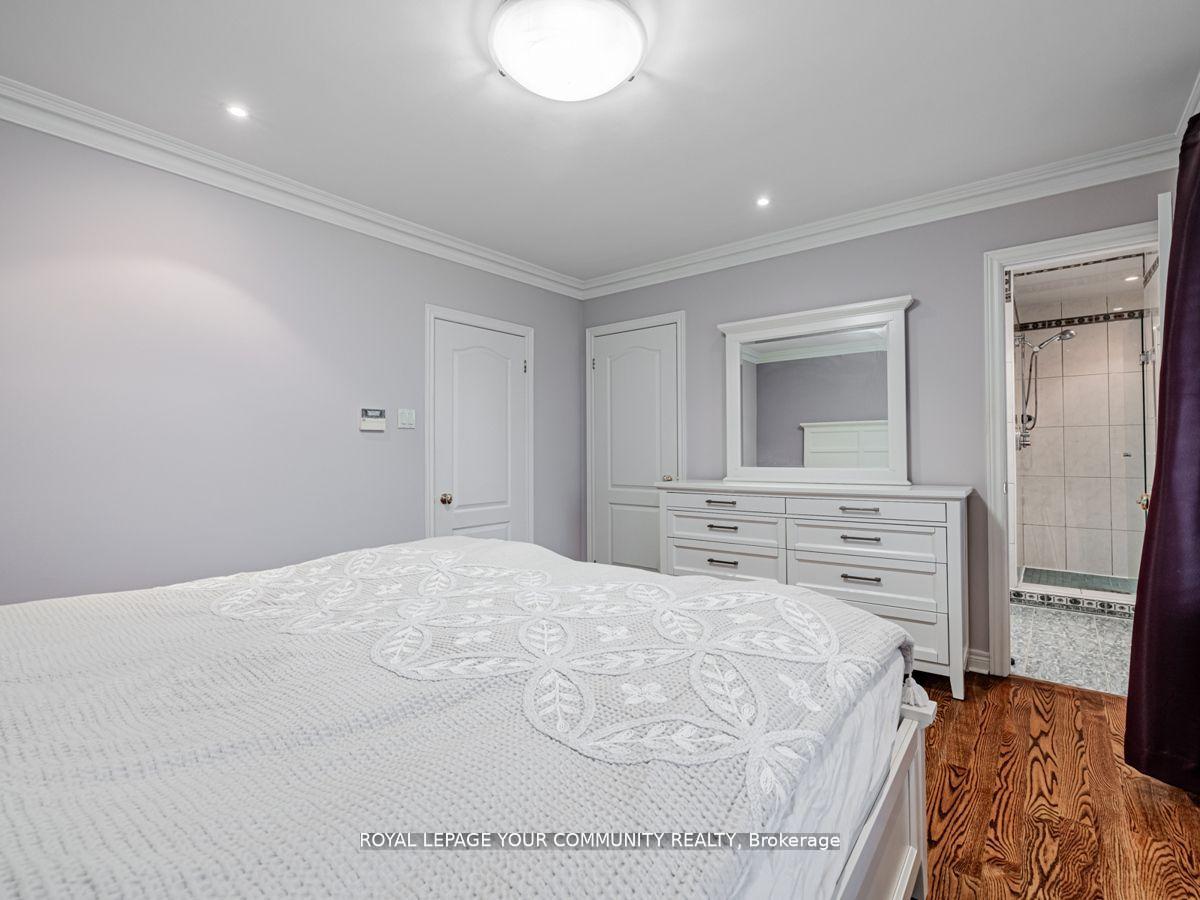 Photo 23 of 9 Robson Place E, North York, Newtonbrook West — HOMEH