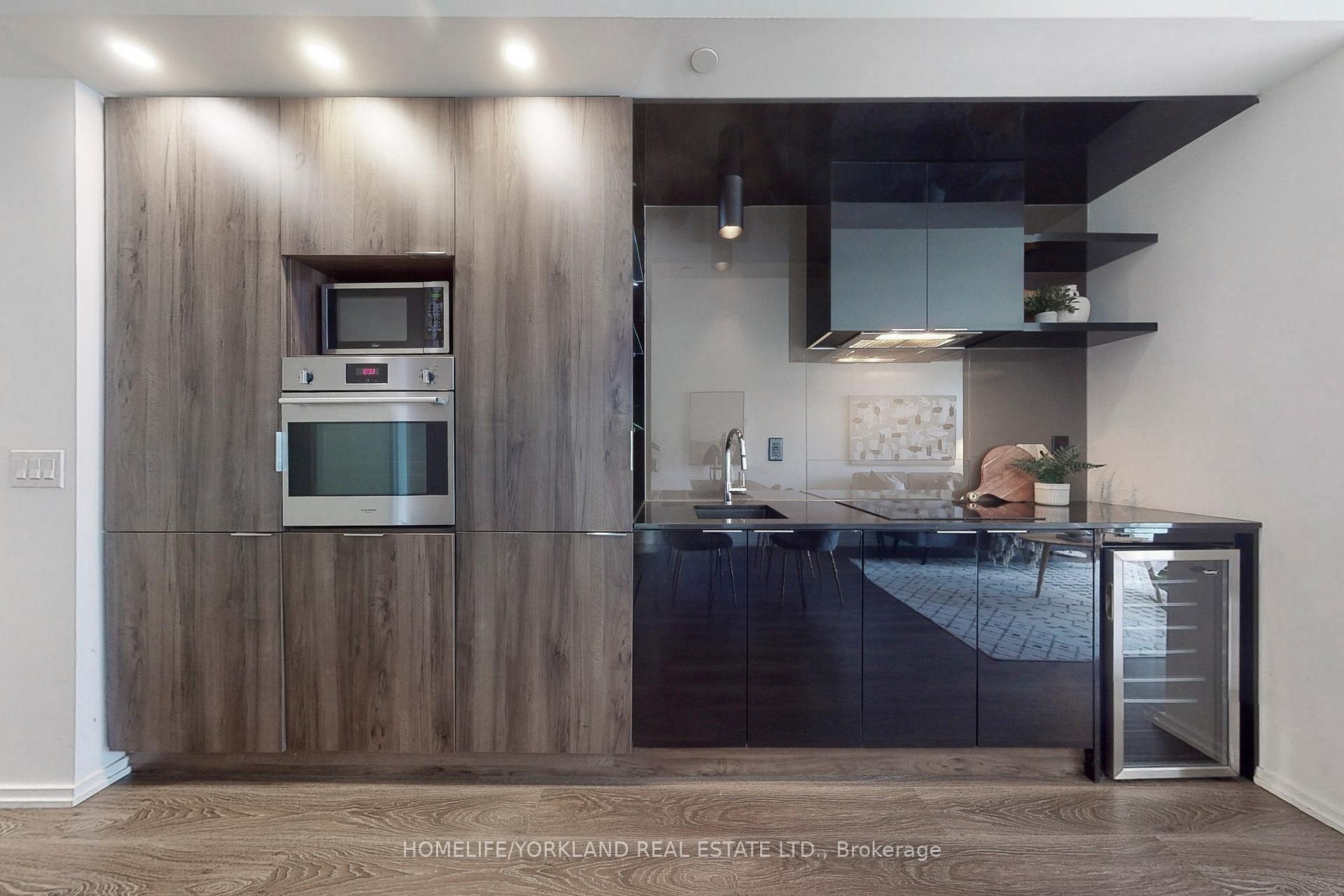 Photo 3 of Unit 1901, 70 Temperance Street, Toronto, Bay Street Corridor — HOMEH