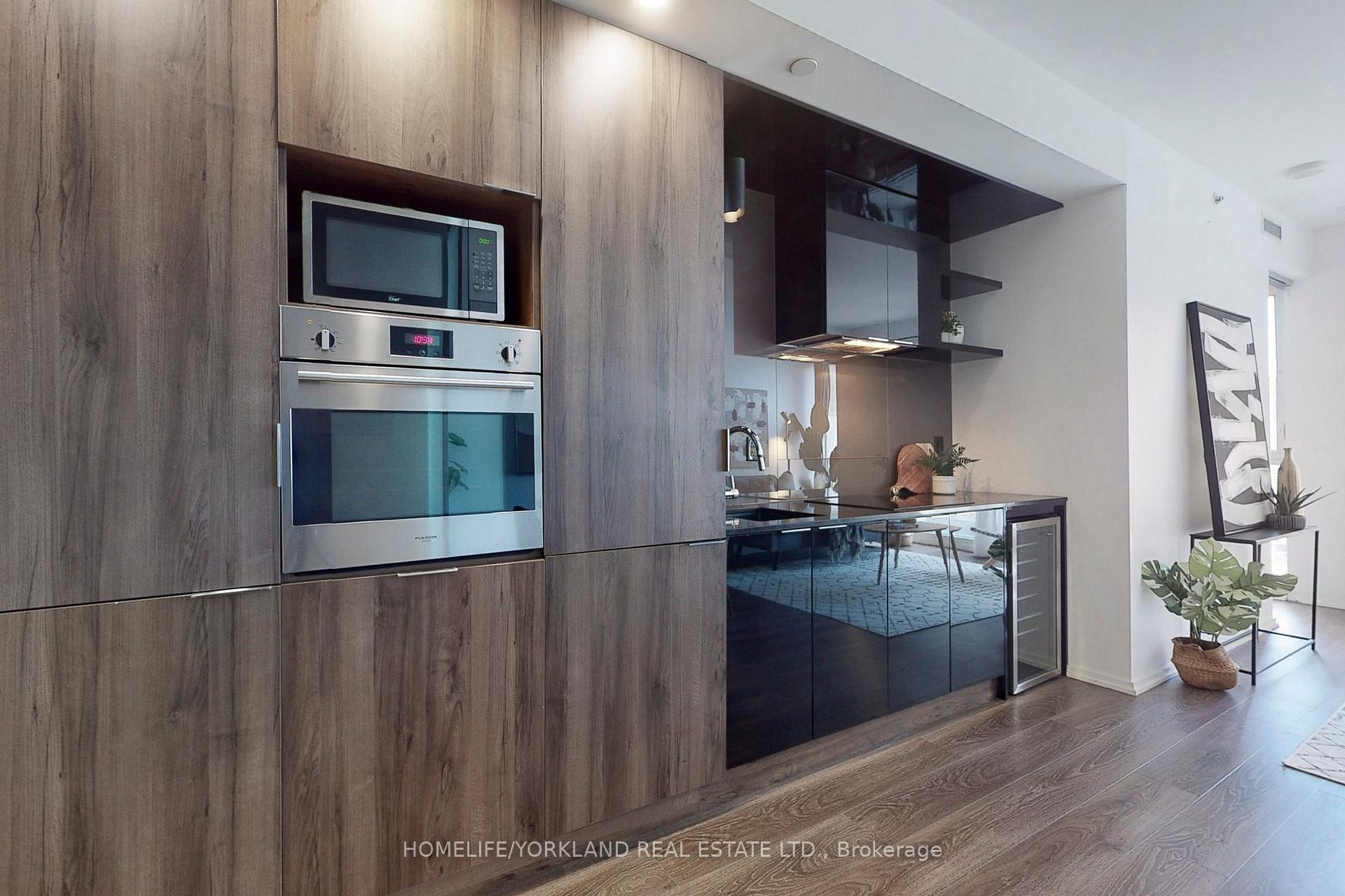 Photo 5 of Unit 1901, 70 Temperance Street, Toronto, Bay Street Corridor — HOMEH