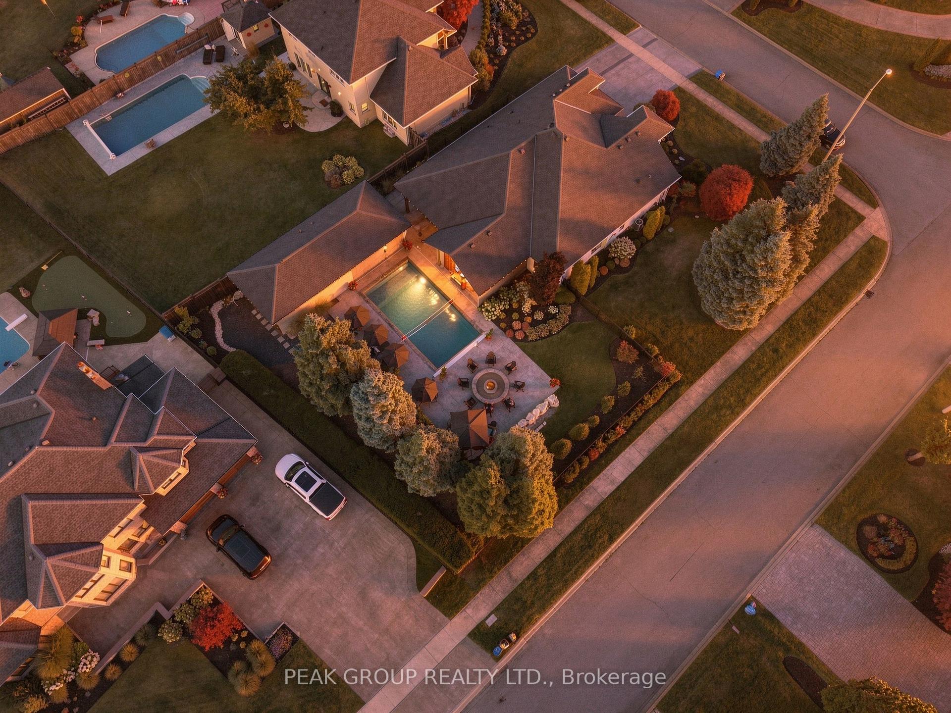 Photo 3 of 8095 Cathedral Drive, Niagara Falls, Mt. Carmel — HOMEH