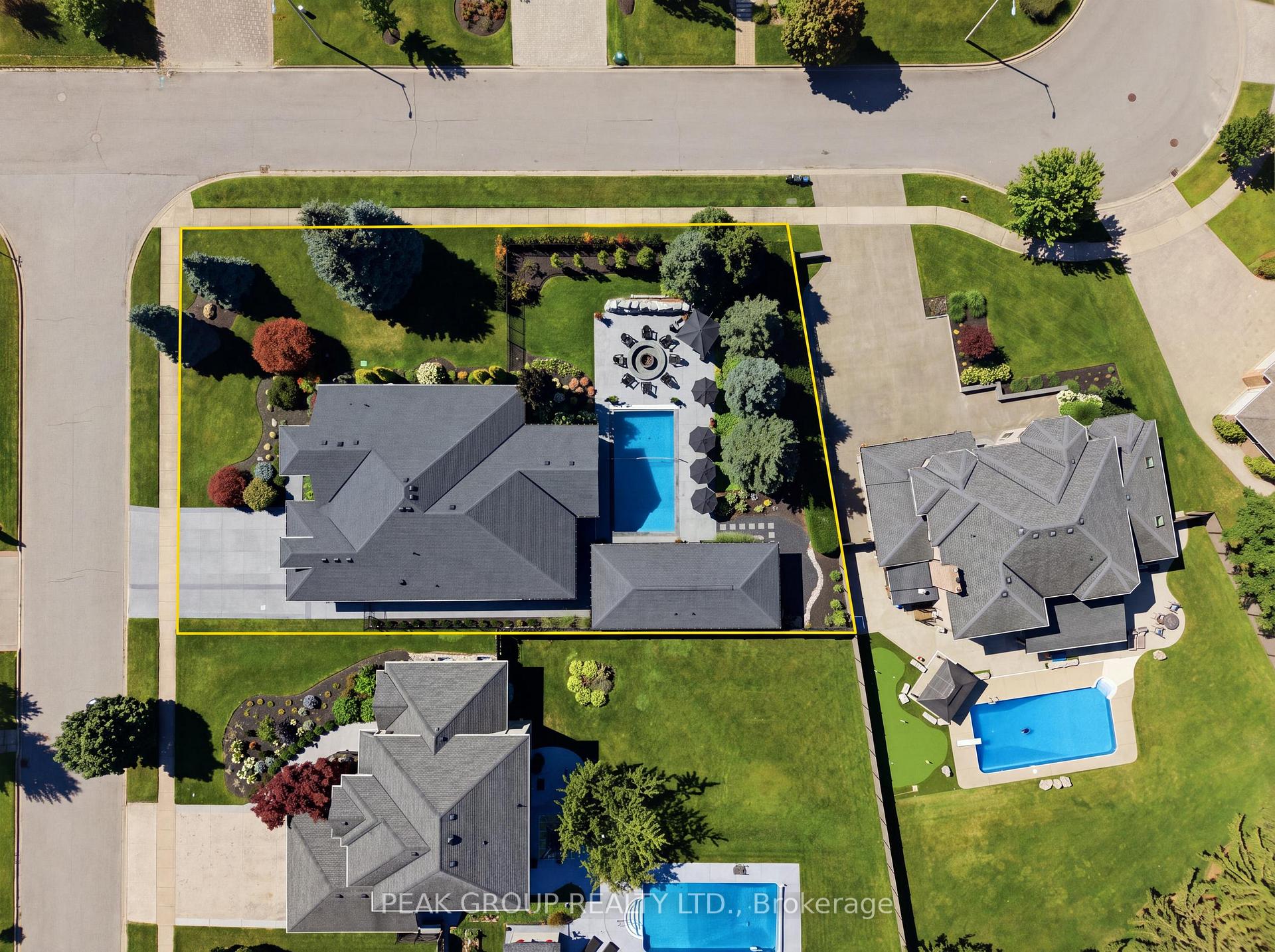Photo 6 of 8095 Cathedral Drive, Niagara Falls, Mt. Carmel — HOMEH