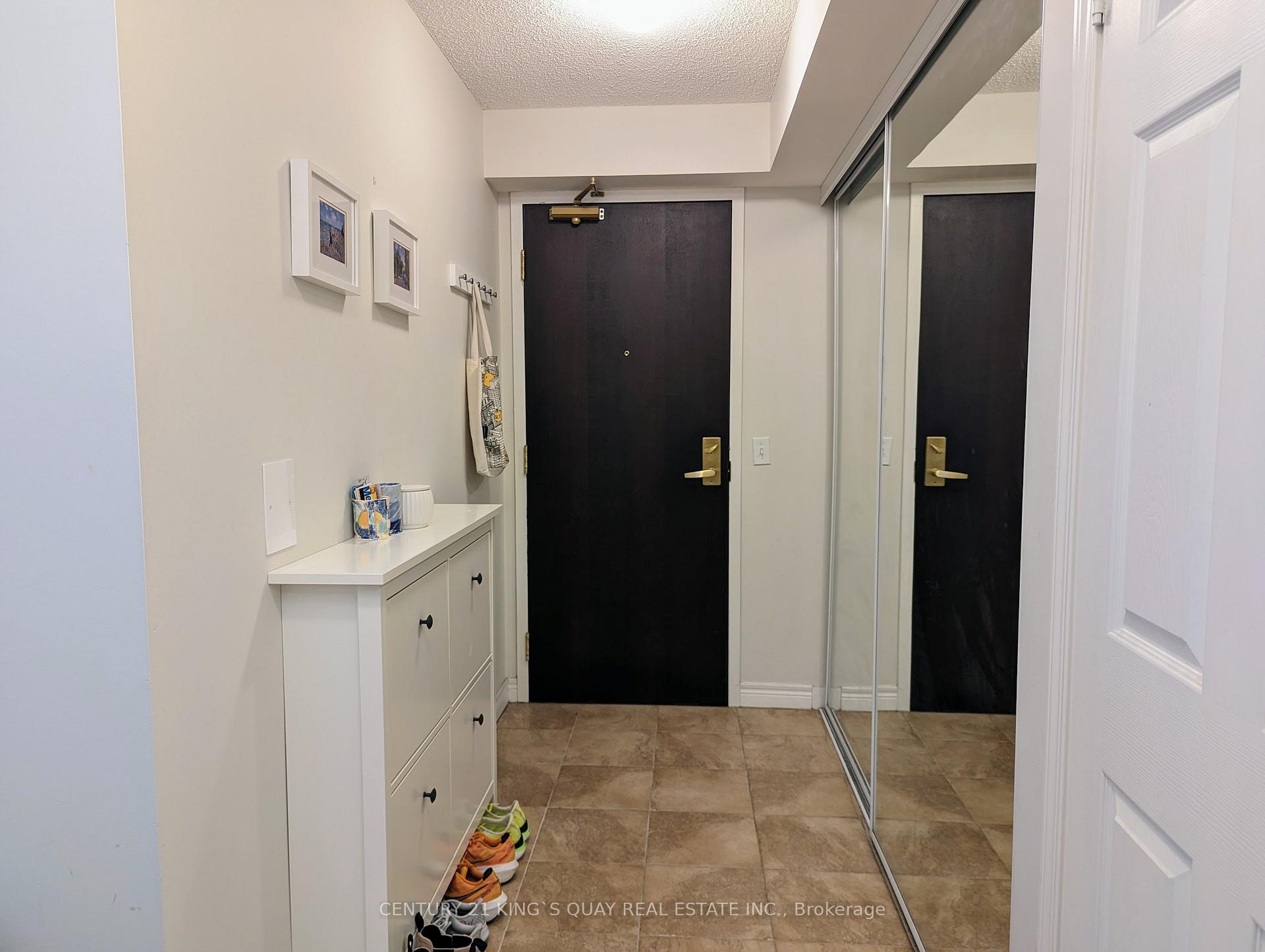 Photo 4 of Unit 1715, 30 Grand Trunk Crescent, Toronto, Waterfront Communities — HOMEH