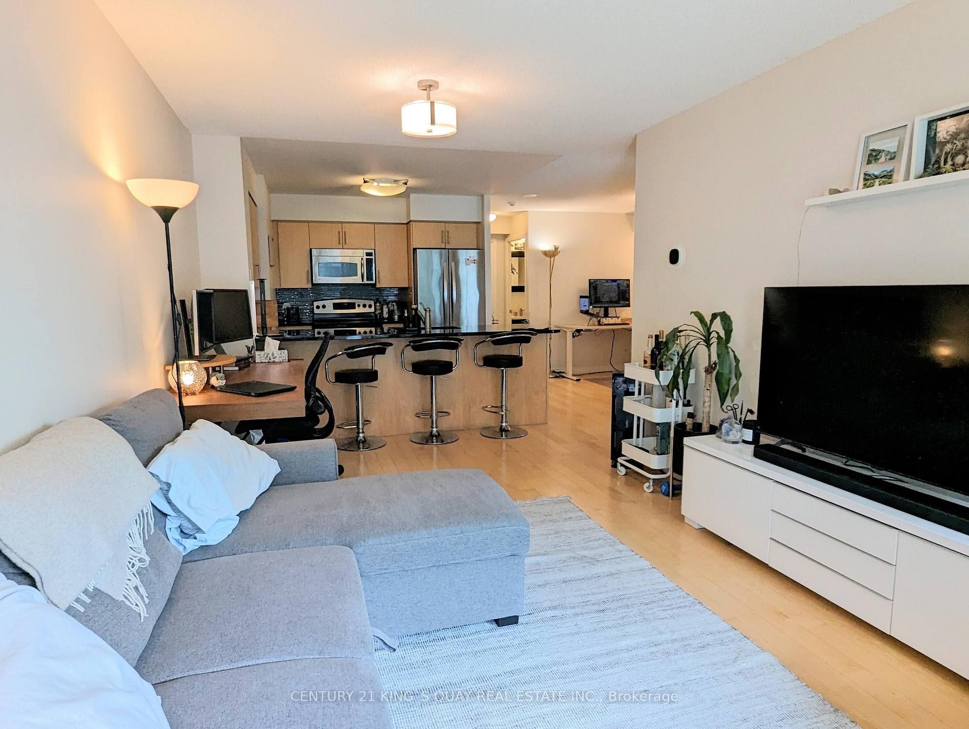 Photo 10 of Unit 1715, 30 Grand Trunk Crescent, Toronto, Waterfront Communities — HOMEH