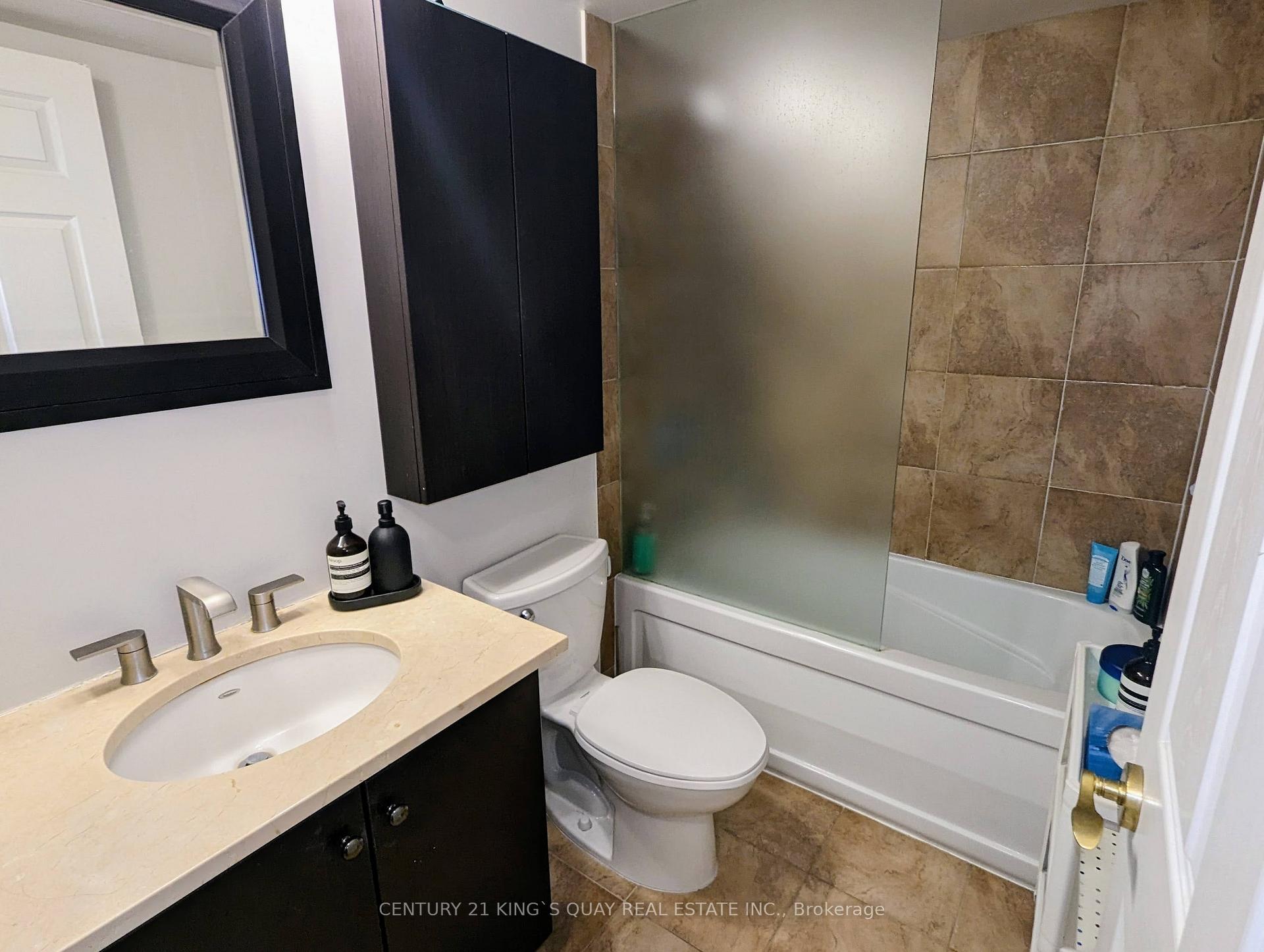 Photo 12 of Unit 1715, 30 Grand Trunk Crescent, Toronto, Waterfront Communities — HOMEH