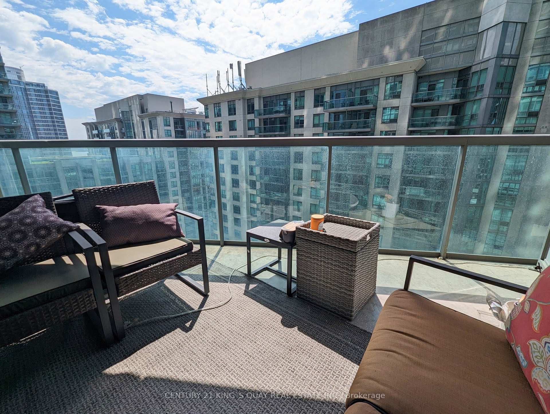 Photo 13 of Unit 1715, 30 Grand Trunk Crescent, Toronto, Waterfront Communities — HOMEH