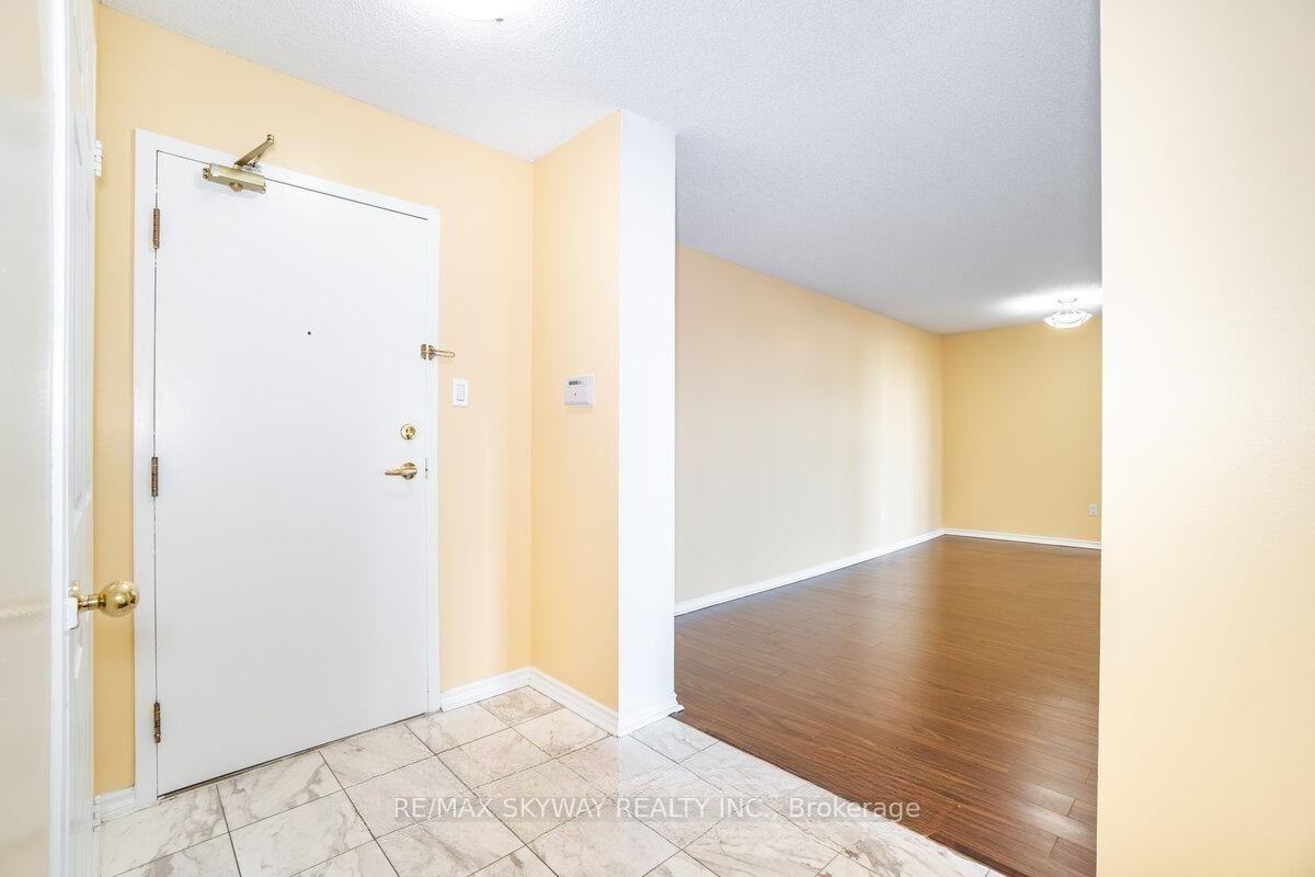 Photo 8 of Unit 905, 10 Malta Avenue, Brampton, Fletcher's Creek South — HOMEH
