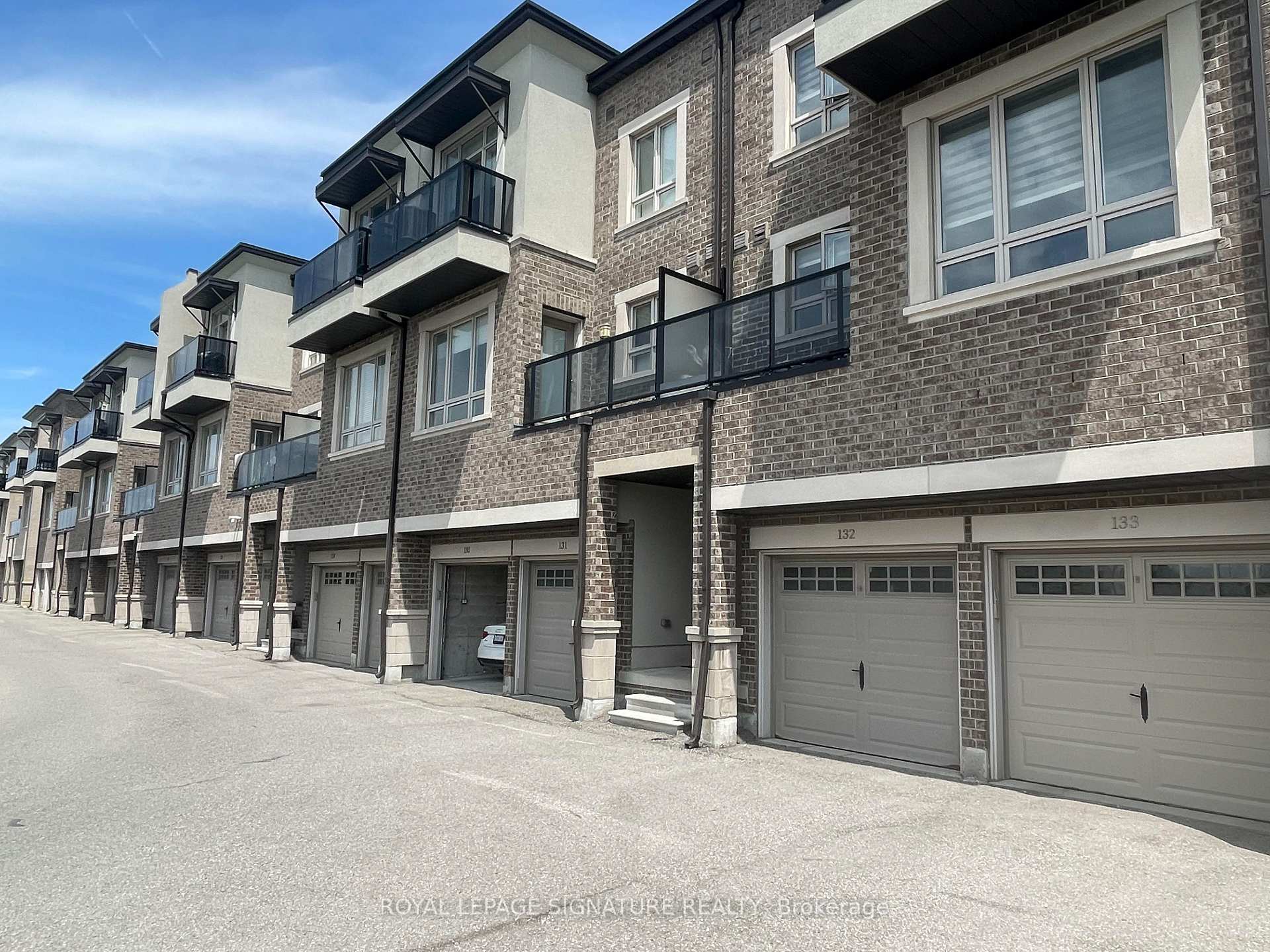 Photo 1 of Unit 14, 125 Kayla Crescent, Vaughan, Maple — HOMEH