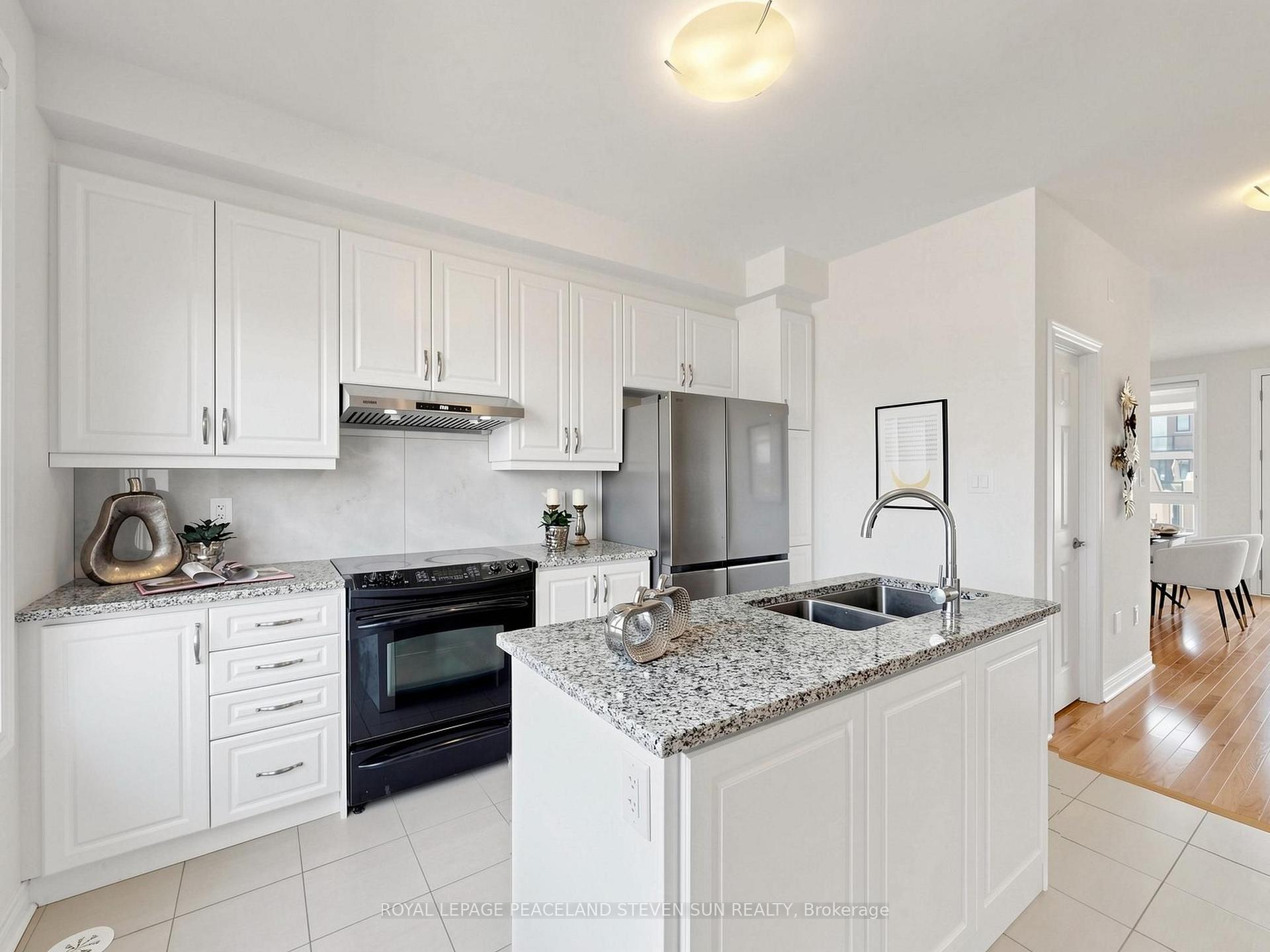 Photo 6 of 17 Mumbai Drive, Markham, Middlefield — HOMEH