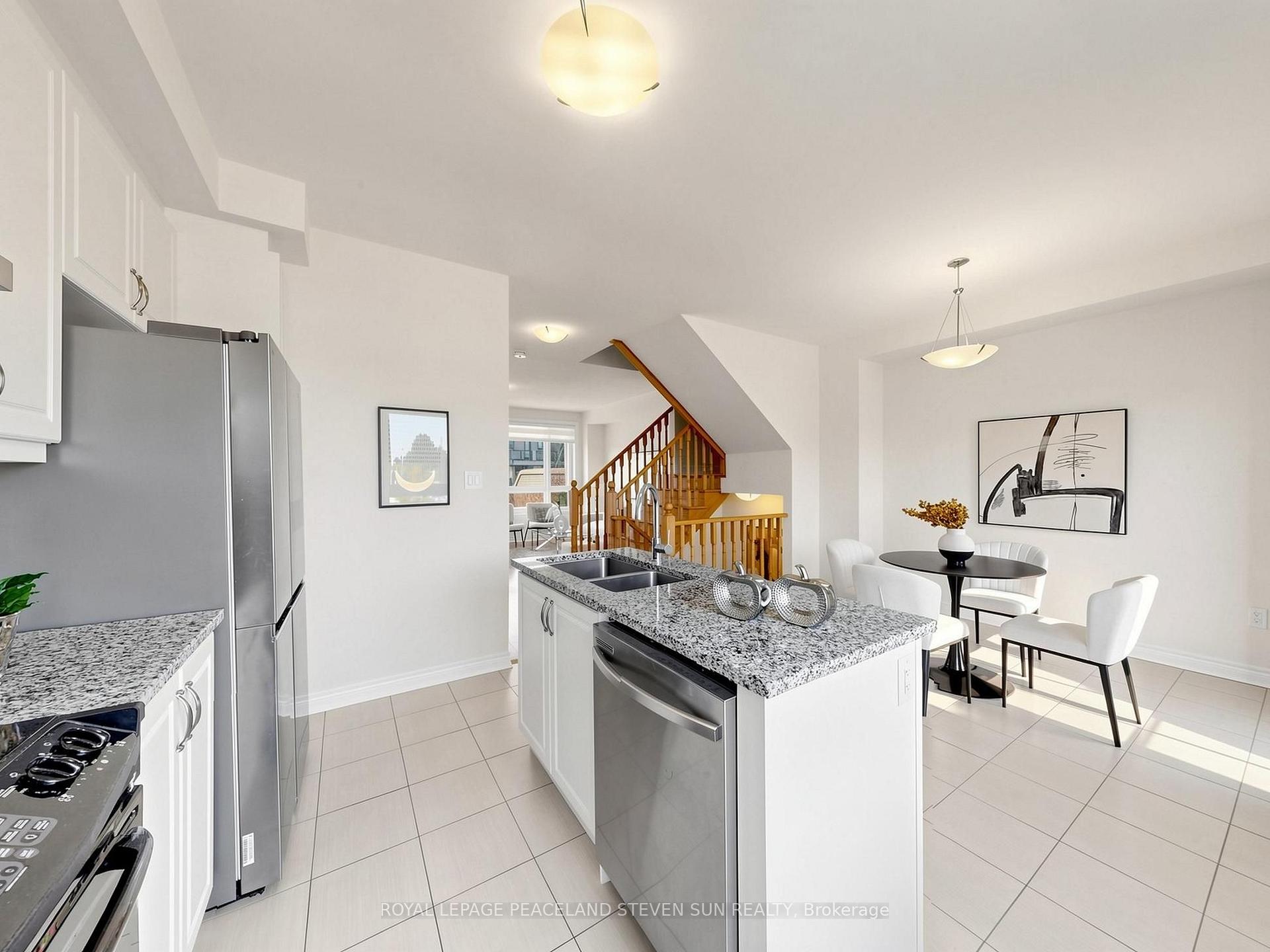 Photo 7 of 17 Mumbai Drive, Markham, Middlefield — HOMEH