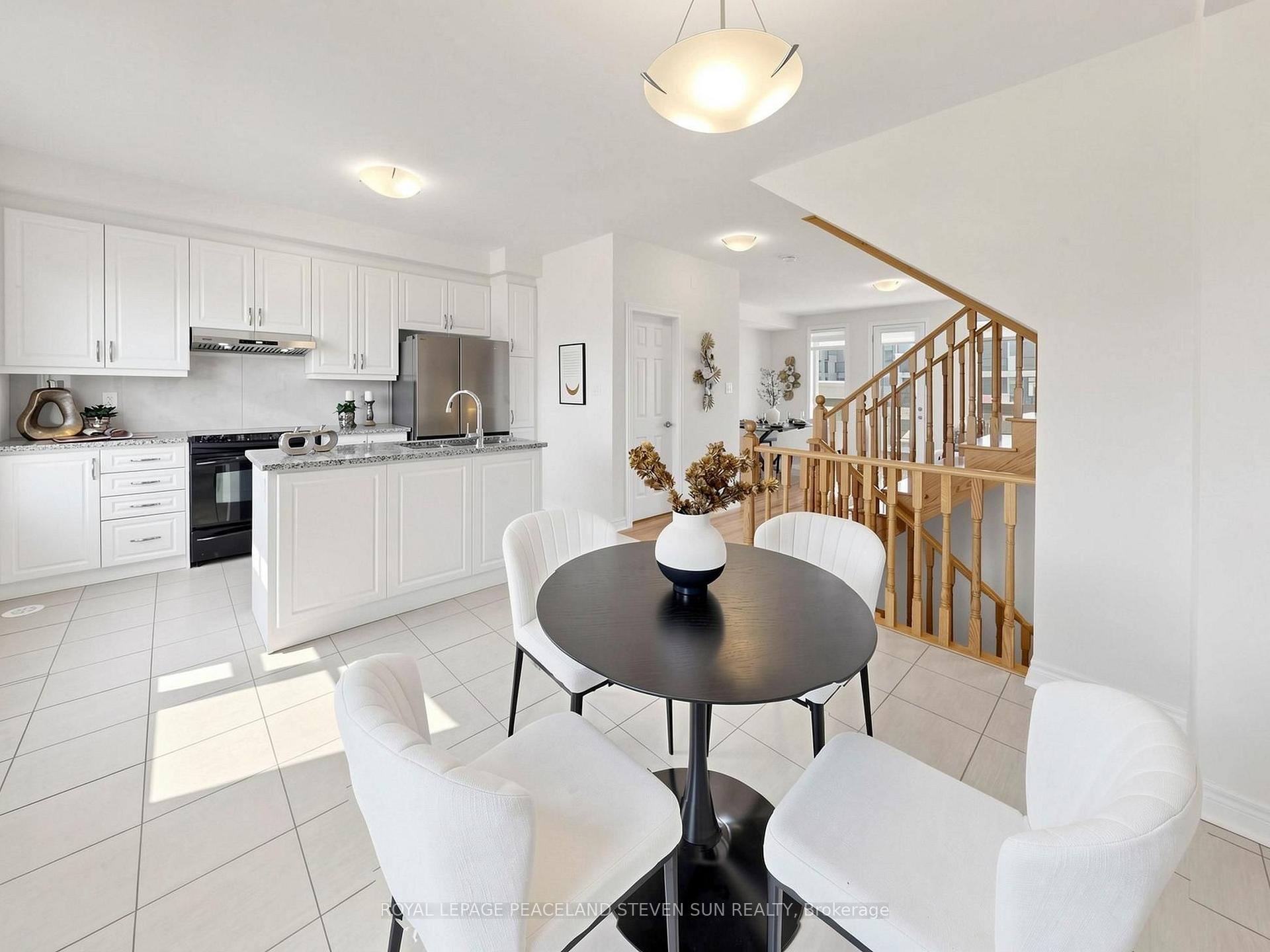 Photo 10 of 17 Mumbai Drive, Markham, Middlefield — HOMEH