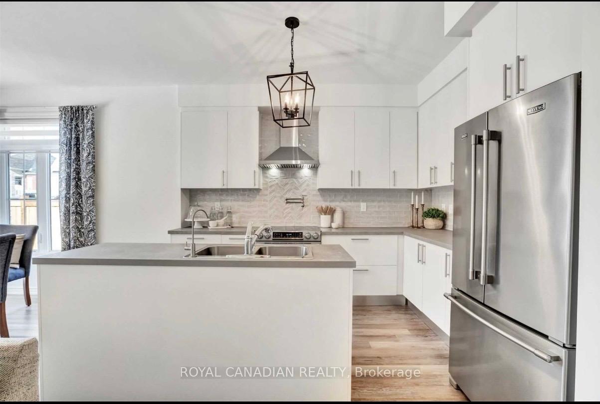 Photo 6 of 64 Lyle Drive, Clarington, Bowmanville — HOMEH