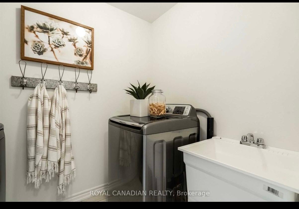 Photo 14 of 64 Lyle Drive, Clarington, Bowmanville — HOMEH