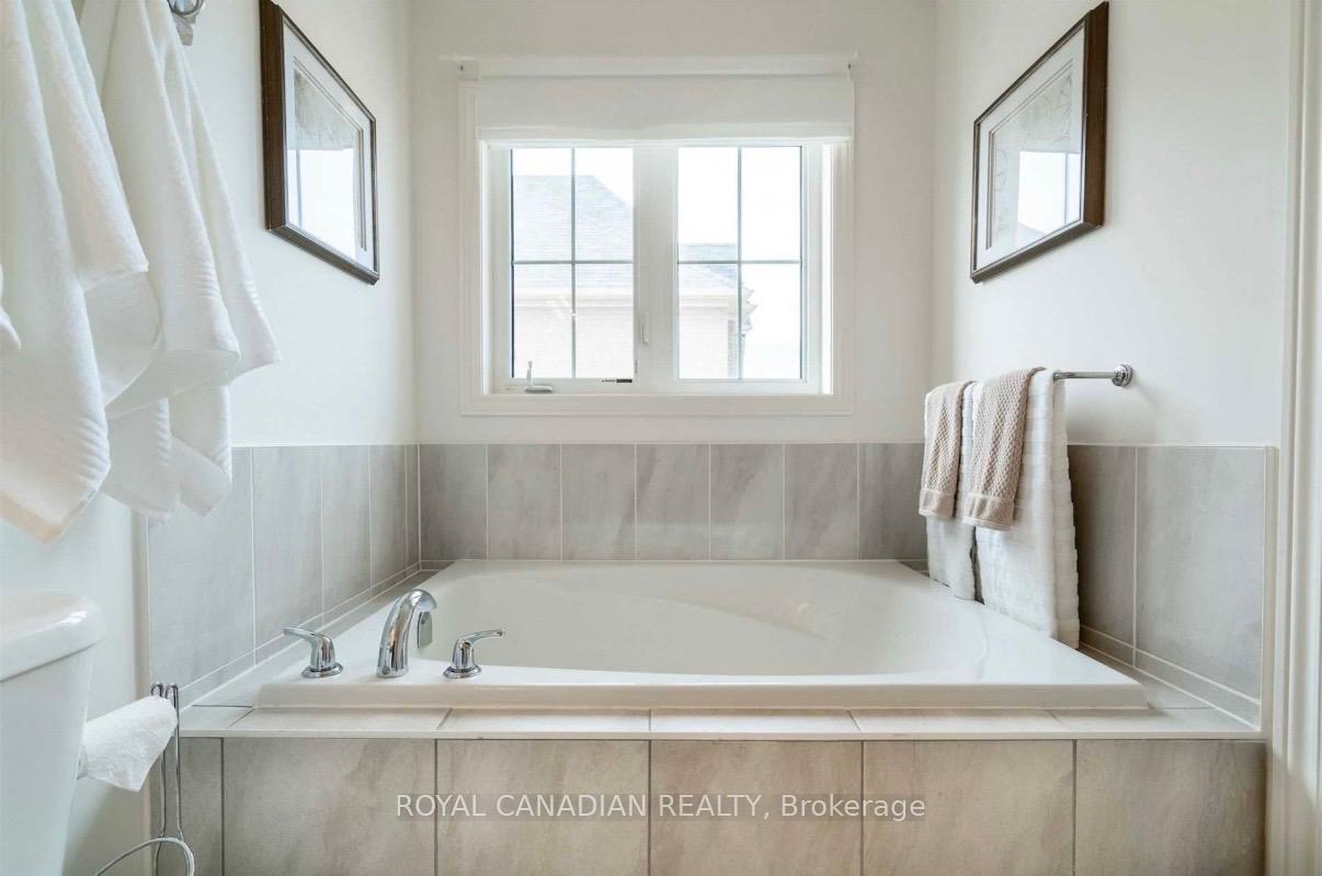 Photo 16 of 64 Lyle Drive, Clarington, Bowmanville — HOMEH