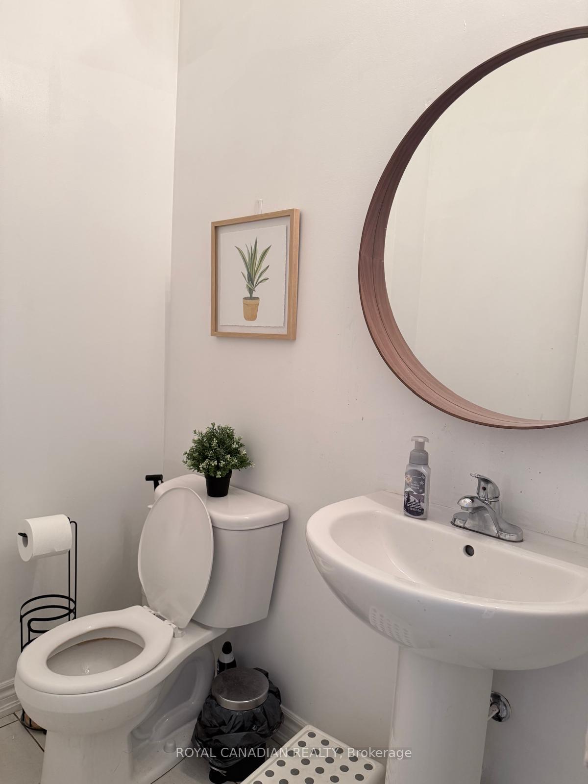 Photo 17 of 64 Lyle Drive, Clarington, Bowmanville — HOMEH