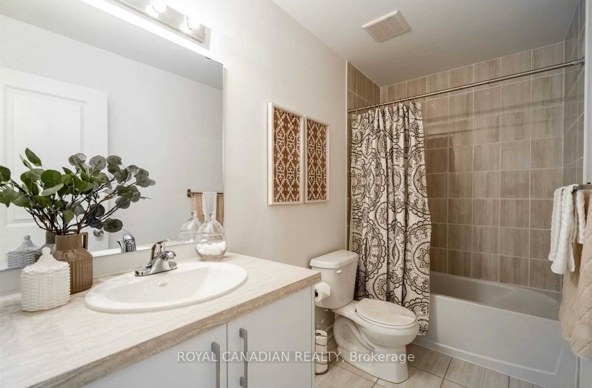 Photo 18 of 64 Lyle Drive, Clarington, Bowmanville — HOMEH