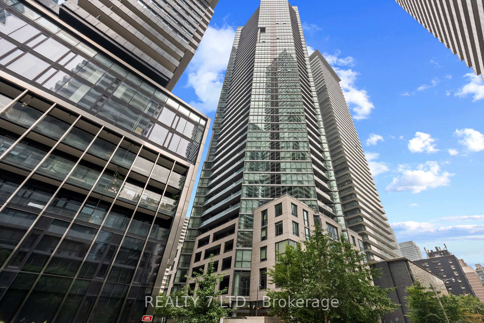 Photo 5 of Unit 1808, 45 Charles Street E, Toronto, Church-Yonge Corridor — HOMEH