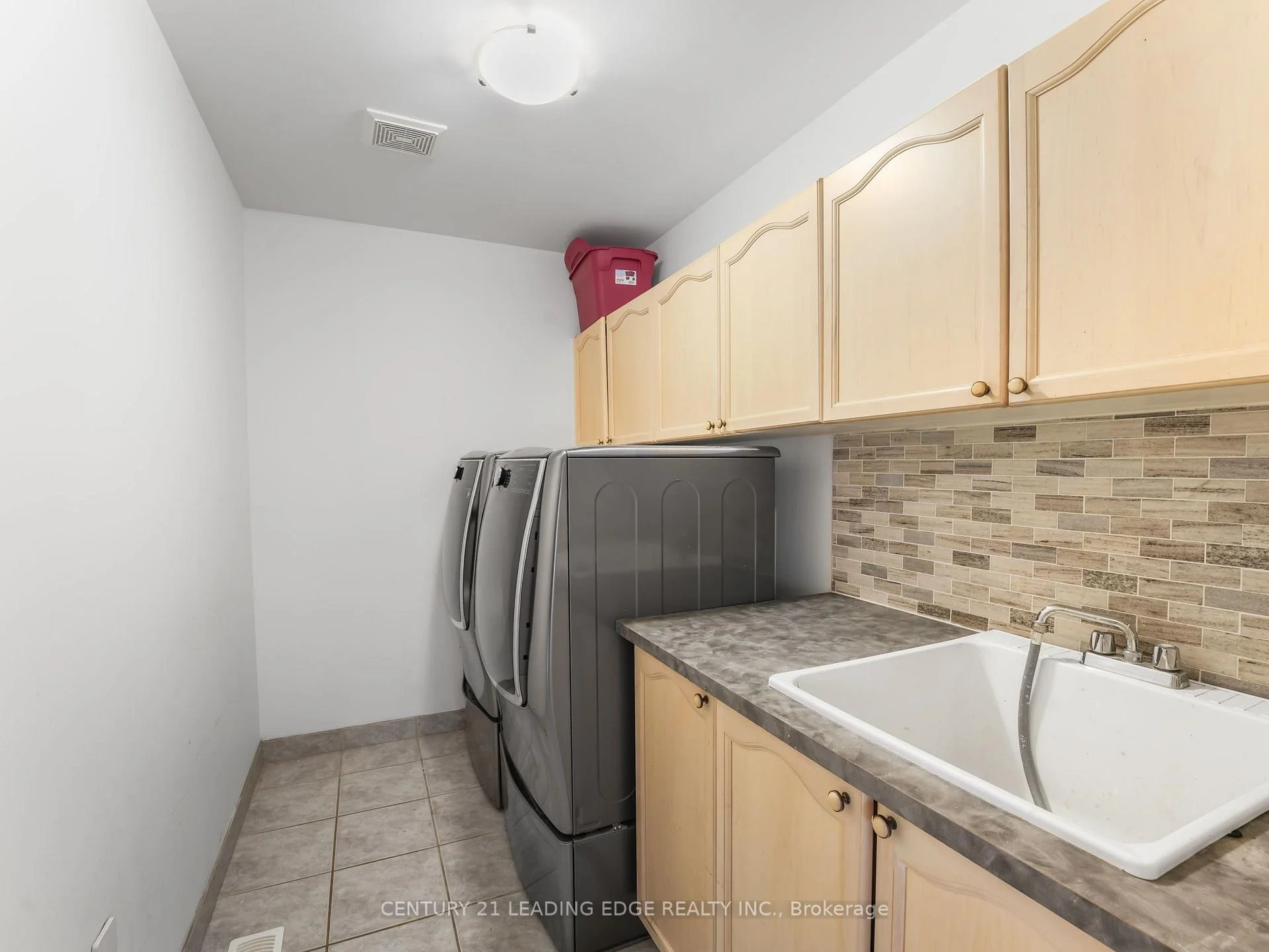 Photo 38 of 50 Storybook Crescent, Markham, Wismer — HOMEH
