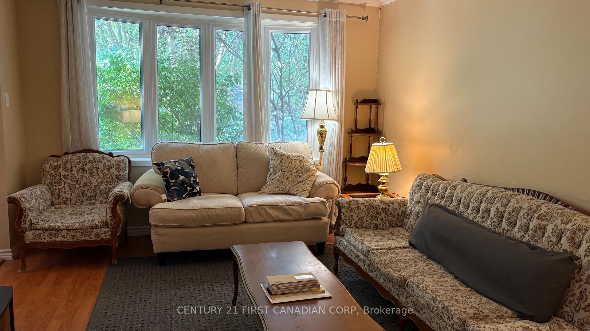 Photo 2 of Unit Room 3, 460 Castlegrove Boulevard, London, North M — HOMEH