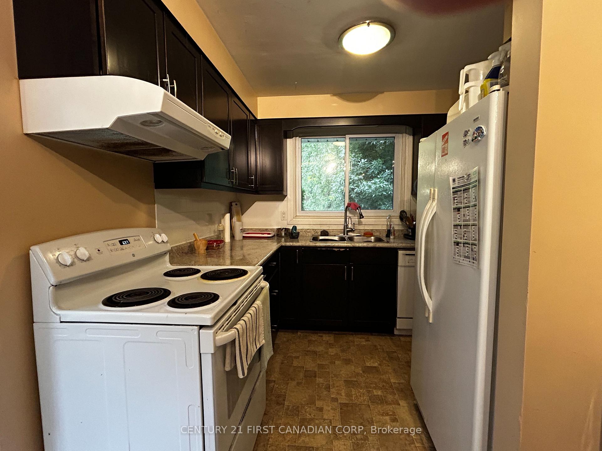 Photo 5 of Unit Room 3, 460 Castlegrove Boulevard, London, North M — HOMEH