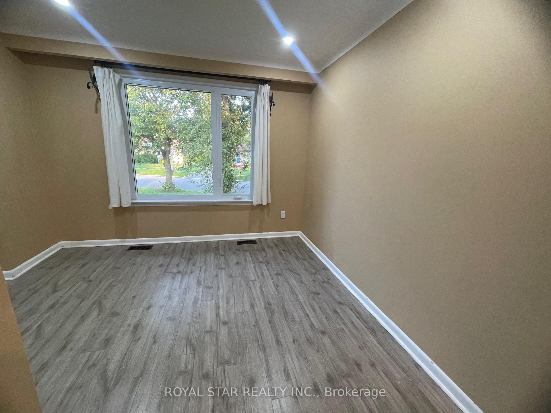 Photo 5 of Unit Main, 34 Neapolitan Drive, Scarborough, Bendale — HOMEH